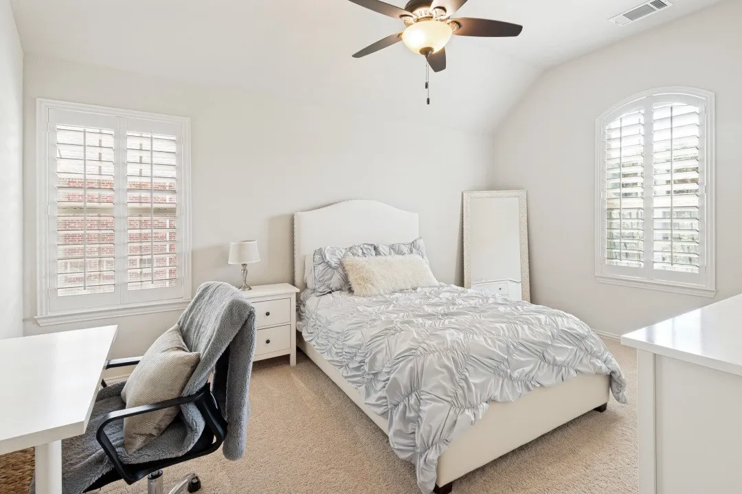 Upstairs Bedroom 2