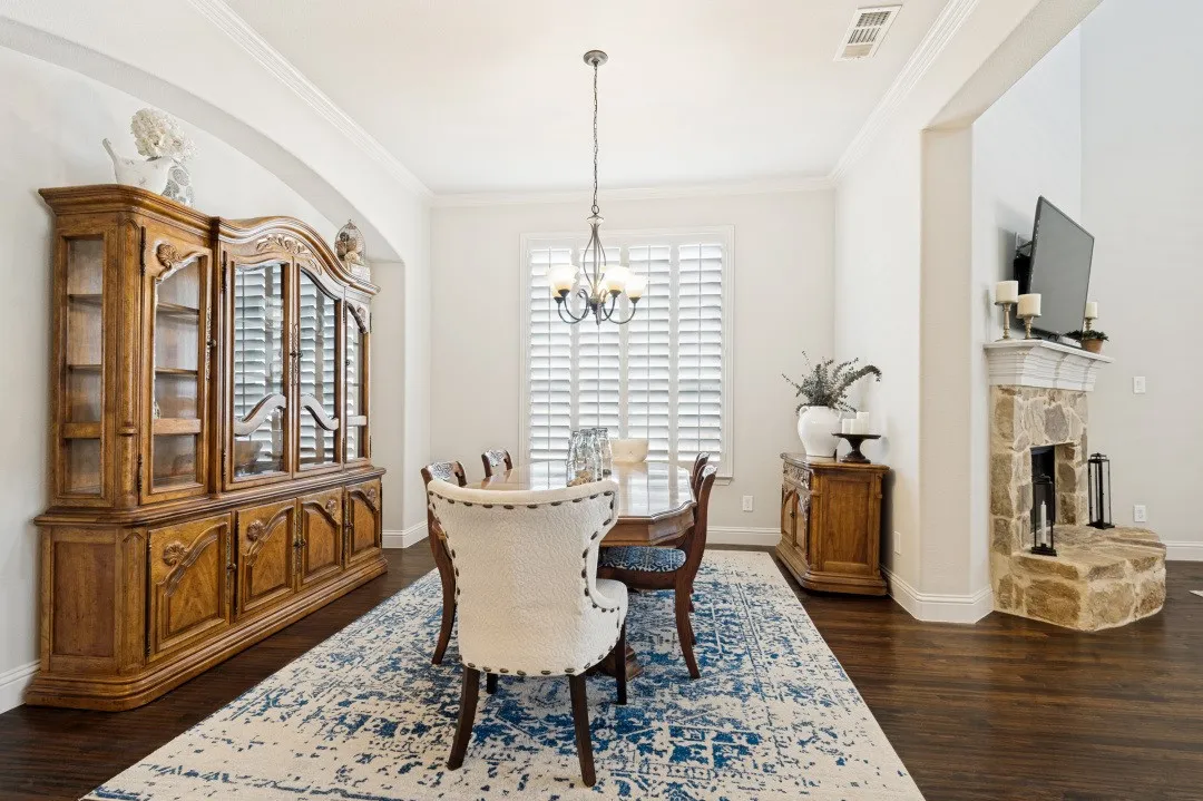 Formal Dining