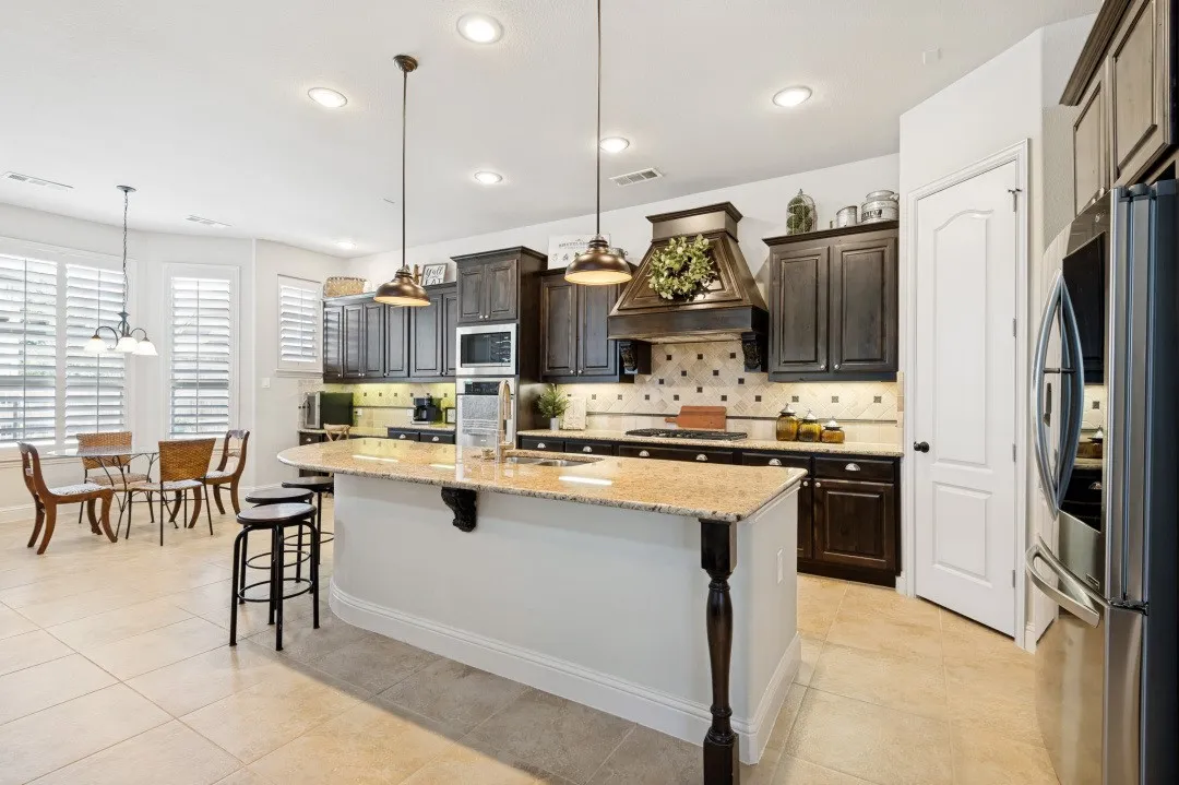 Kitchen & Breakfast Nook