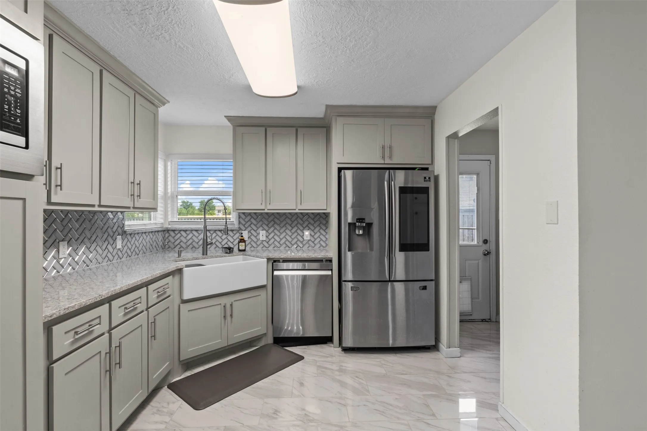 Single Family Residence For Sale in Tarrant County , 8800 Crestbrook Drive, Fort Worth, Texas 76179, 3 Bedroom, 3 Bathroom, 2 Garage spaces, 2,045 Sqft, built in 1994, Price $329,000, mls#21275431, Real Estate Agent in Fort Worth, Homes For Sale in Tarrant county, Homes For Sale in Fort Worth, Realtor in Fort Worth Texas, Real Estate Brokerage Independent Realty Texas, Luminita Cordes Realtor