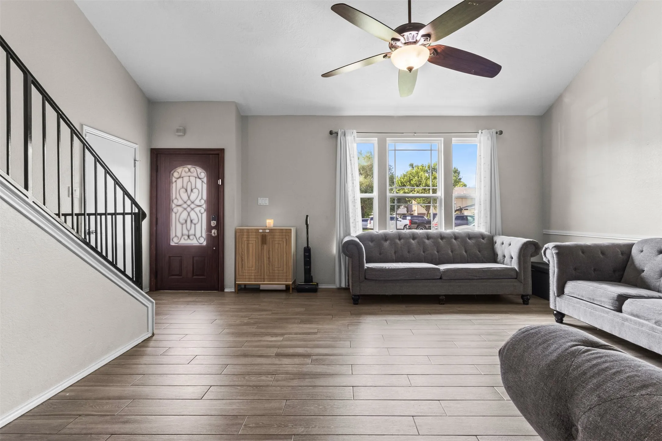 Single Family Residence For Sale in Tarrant County , 8800 Crestbrook Drive, Fort Worth, Texas 76179, 3 Bedroom, 3 Bathroom, 2 Garage spaces, 2,045 Sqft, built in 1994, Price $329,000, mls#21275431, Real Estate Agent in Fort Worth, Homes For Sale in Tarrant county, Homes For Sale in Fort Worth, Realtor in Fort Worth Texas, Real Estate Brokerage Independent Realty Texas, Luminita Cordes Realtor