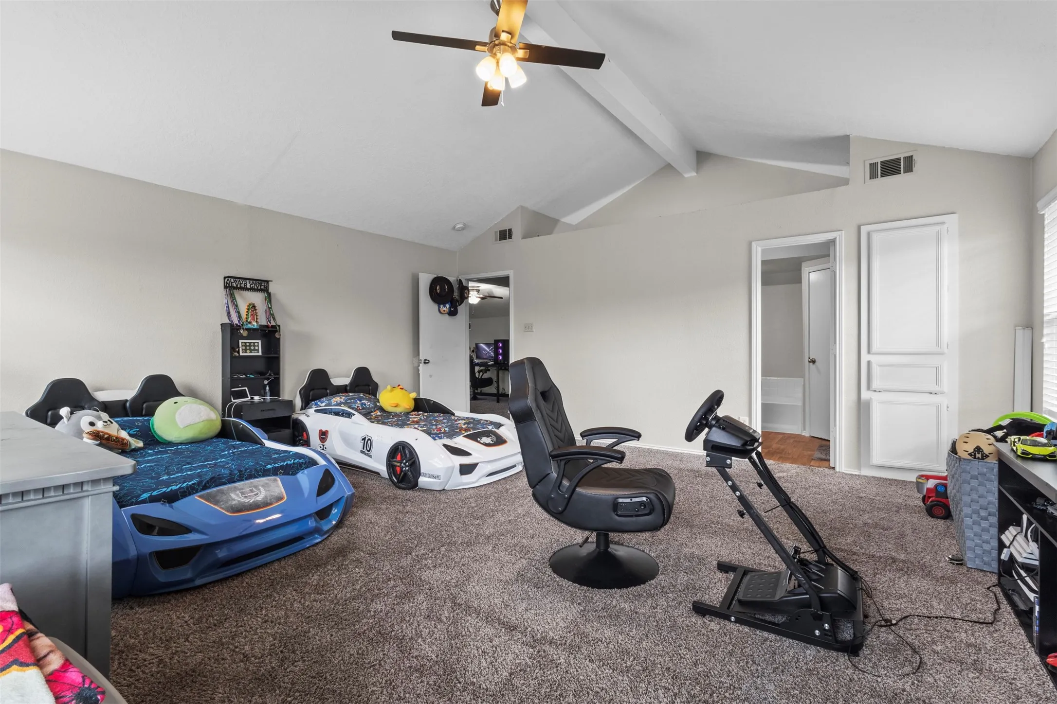 Single Family Residence For Sale in Tarrant County , 8800 Crestbrook Drive, Fort Worth, Texas 76179, 3 Bedroom, 3 Bathroom, 2 Garage spaces, 2,045 Sqft, built in 1994, Price $329,000, mls#21275431, Real Estate Agent in Fort Worth, Homes For Sale in Tarrant county, Homes For Sale in Fort Worth, Realtor in Fort Worth Texas, Real Estate Brokerage Independent Realty Texas, Luminita Cordes Realtor