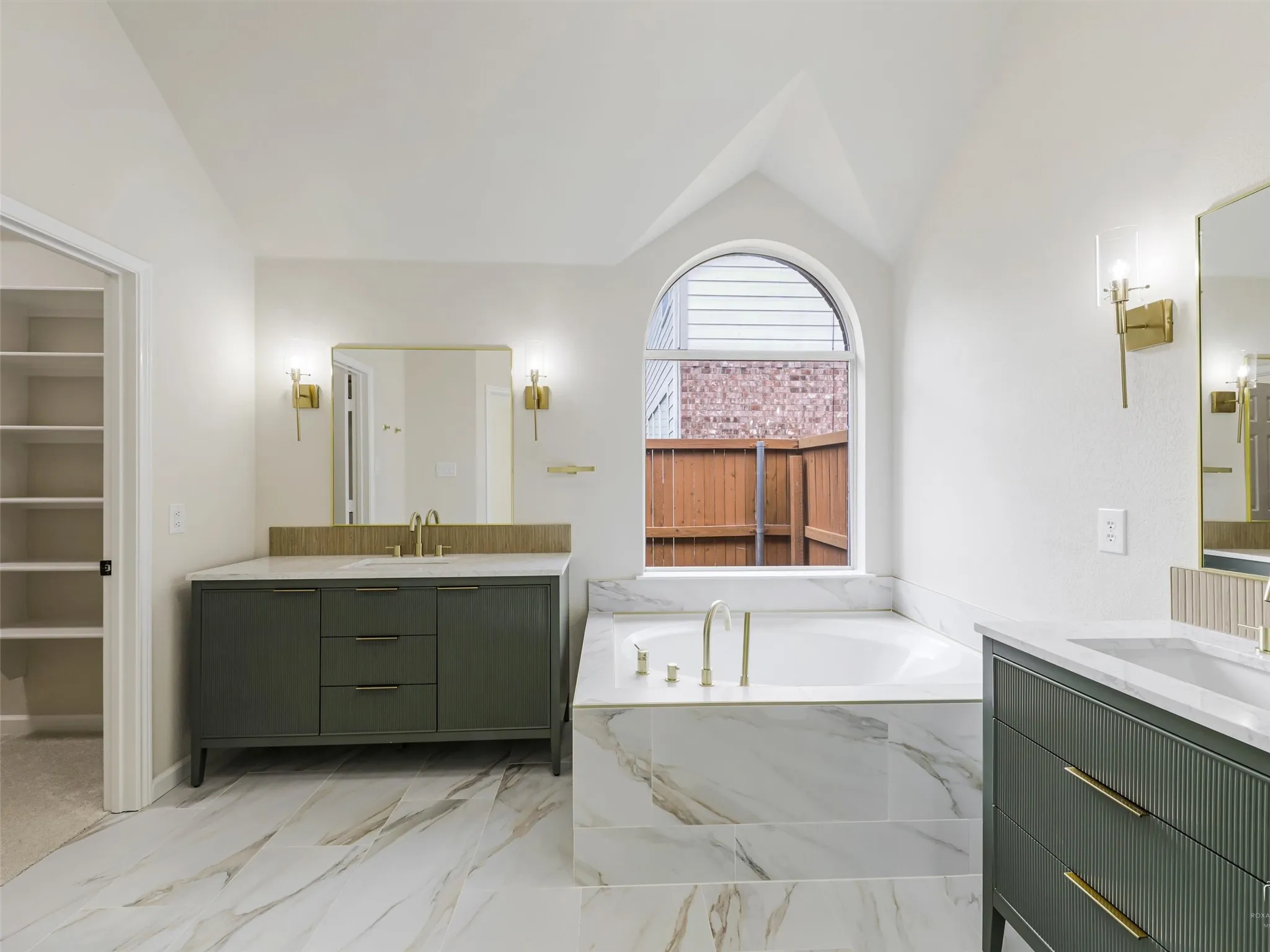 Bright interiors with a fresh perspective