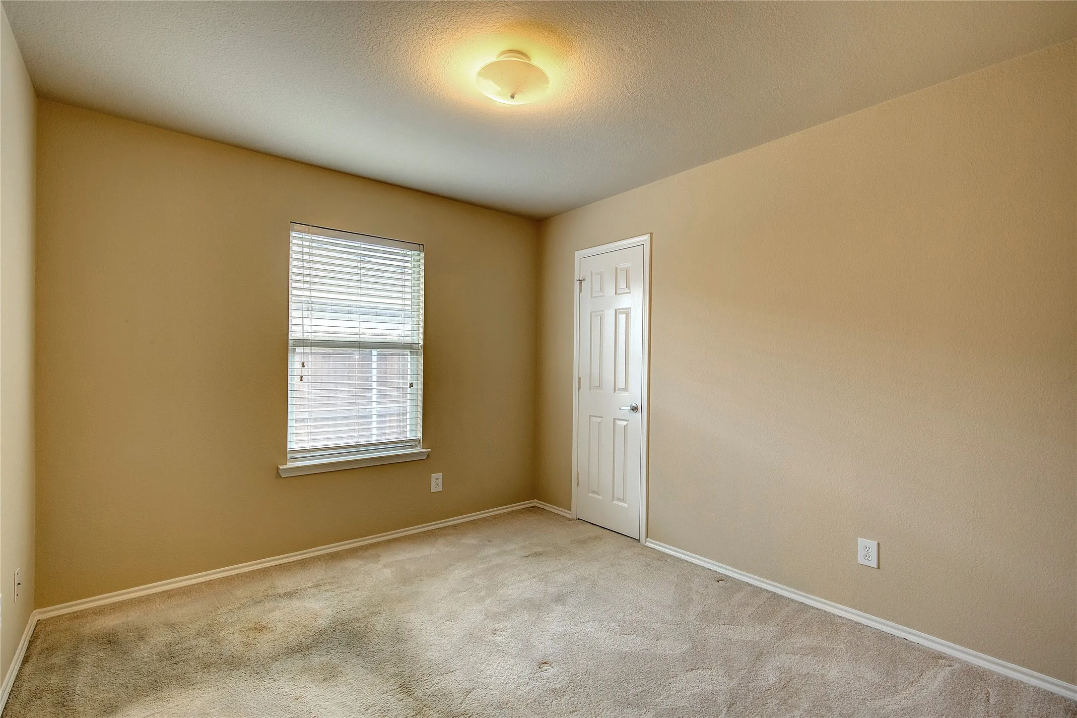 Single Family Residence For Sale in Kaufman County , 231 Willow Creek Lane, Terrell, Texas 75160, 3 Bedroom, 2 Bathroom, 2 Garage spaces, 1,363 Sqft, built in 2006, mls#21273829, Real Estate Agent in Terrell, Homes For Sale in Kaufman county, Homes For Sale in Terrell, Realtor in Terrell Texas, Real Estate Brokerage Independent Realty Texas, Luminita Cordes Realtor
