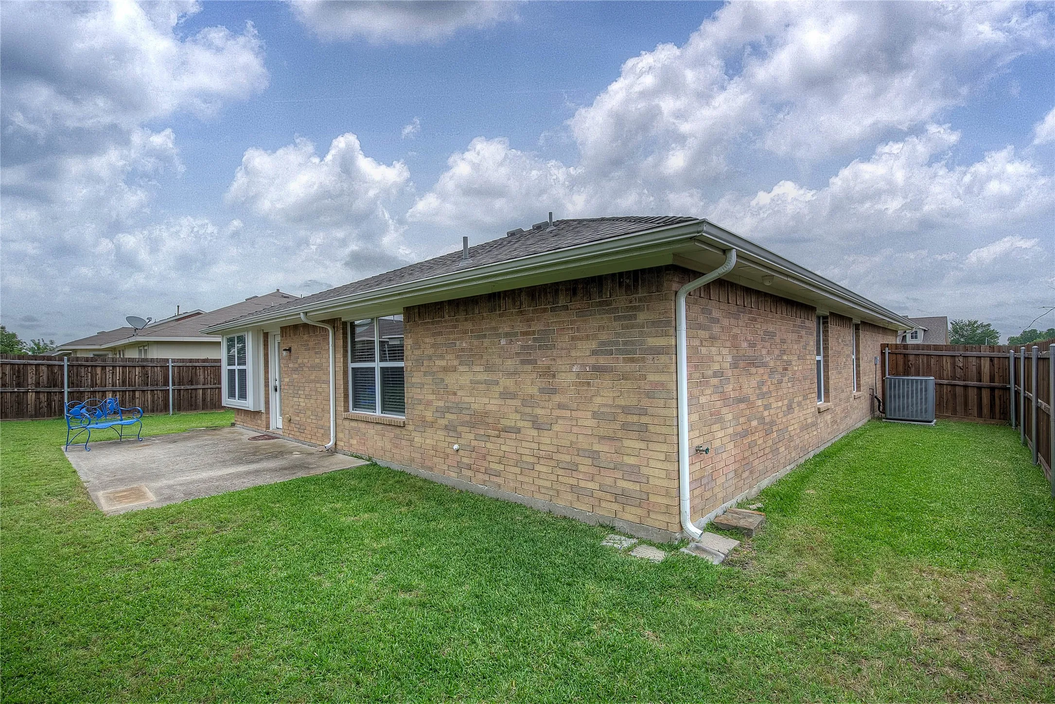 Single Family Residence For Sale in Kaufman County , 231 Willow Creek Lane, Terrell, Texas 75160, 3 Bedroom, 2 Bathroom, 2 Garage spaces, 1,363 Sqft, built in 2006, mls#21273829, Real Estate Agent in Terrell, Homes For Sale in Kaufman county, Homes For Sale in Terrell, Realtor in Terrell Texas, Real Estate Brokerage Independent Realty Texas, Luminita Cordes Realtor