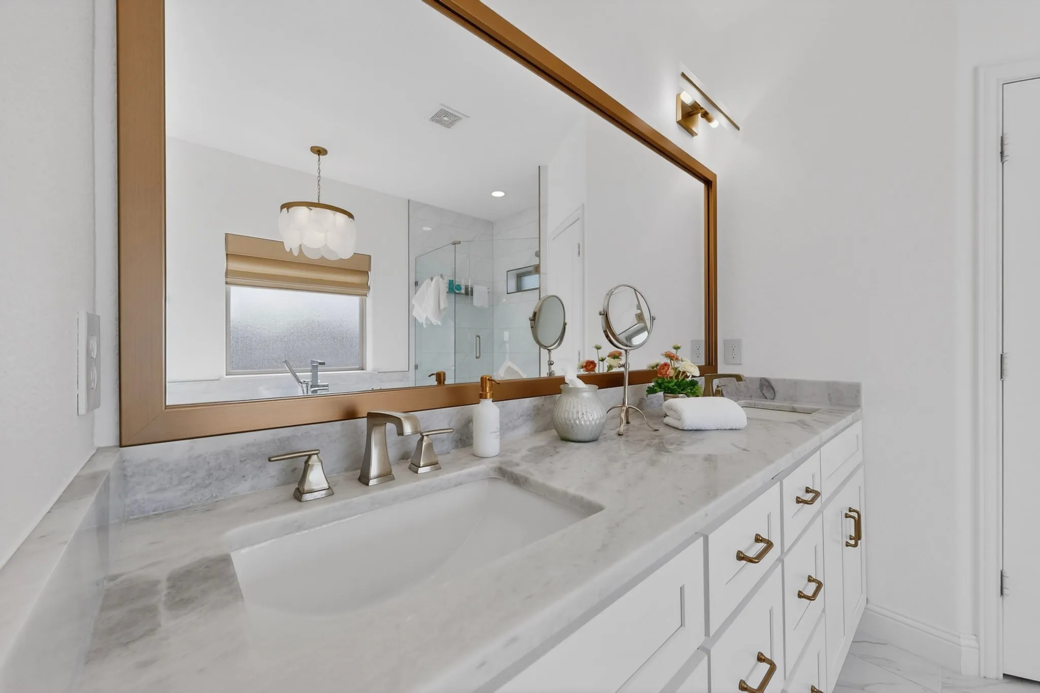 Single Family Residence For Sale in Collin County , 3216 Matisse Lane, Mc Kinney, Texas 75070, 4 Bedroom, 3 Bathroom, 2 Garage spaces, 2,473 Sqft, built in 2020, Price $899,900, mls#21260585, Real Estate Agent in Mc Kinney, Homes For Sale in Collin county, Homes For Sale in Mc Kinney, Realtor in Mc Kinney Texas, Real Estate Brokerage Independent Realty Texas, Luminita Cordes Realtor