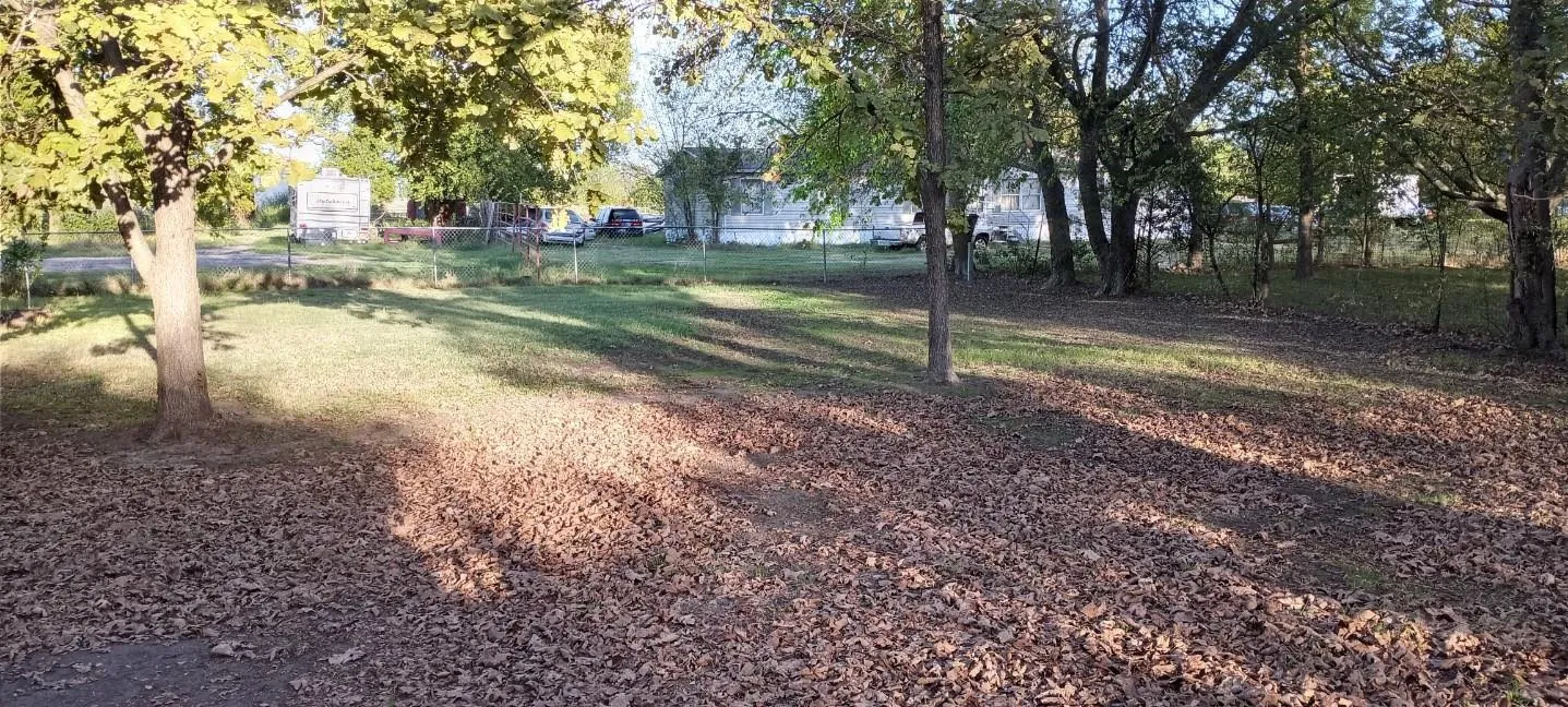 Single Family Residence For Sale in Hopkins County , 509 S Mill Street, Cumby, Texas 75433, 2 Bedroom, 1 Bathroom, 2 Garage spaces, 1,000 Sqft, built in 1945, mls#21277136, Real Estate Agent in Cumby, Homes For Sale in Hopkins county, Homes For Sale in Cumby, Realtor in Cumby Texas, Real Estate Brokerage Independent Realty Texas, Luminita Cordes Realtor