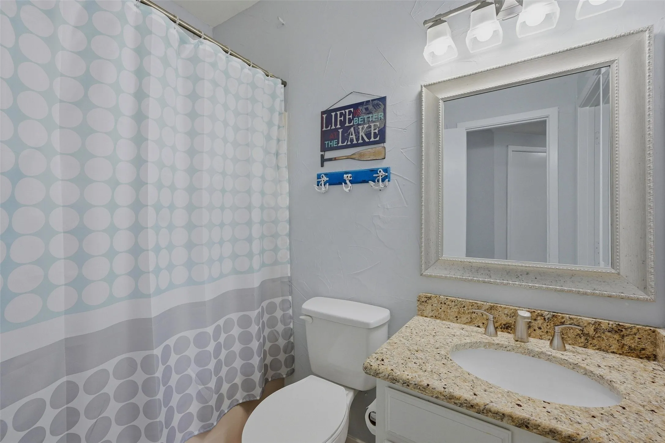 Townhouse For Sale in Grayson County , 110 Summer Place Circle, Pottsboro, Texas 75076, 2 Bedroom, 3 Bathroom, 1 Garage spaces, 1,211 Sqft, built in 1984, mls#21275251, Real Estate Agent in Pottsboro, Homes For Sale in Grayson county, Homes For Sale in Pottsboro, Realtor in Pottsboro Texas, Real Estate Brokerage Independent Realty Texas, Luminita Cordes Realtor