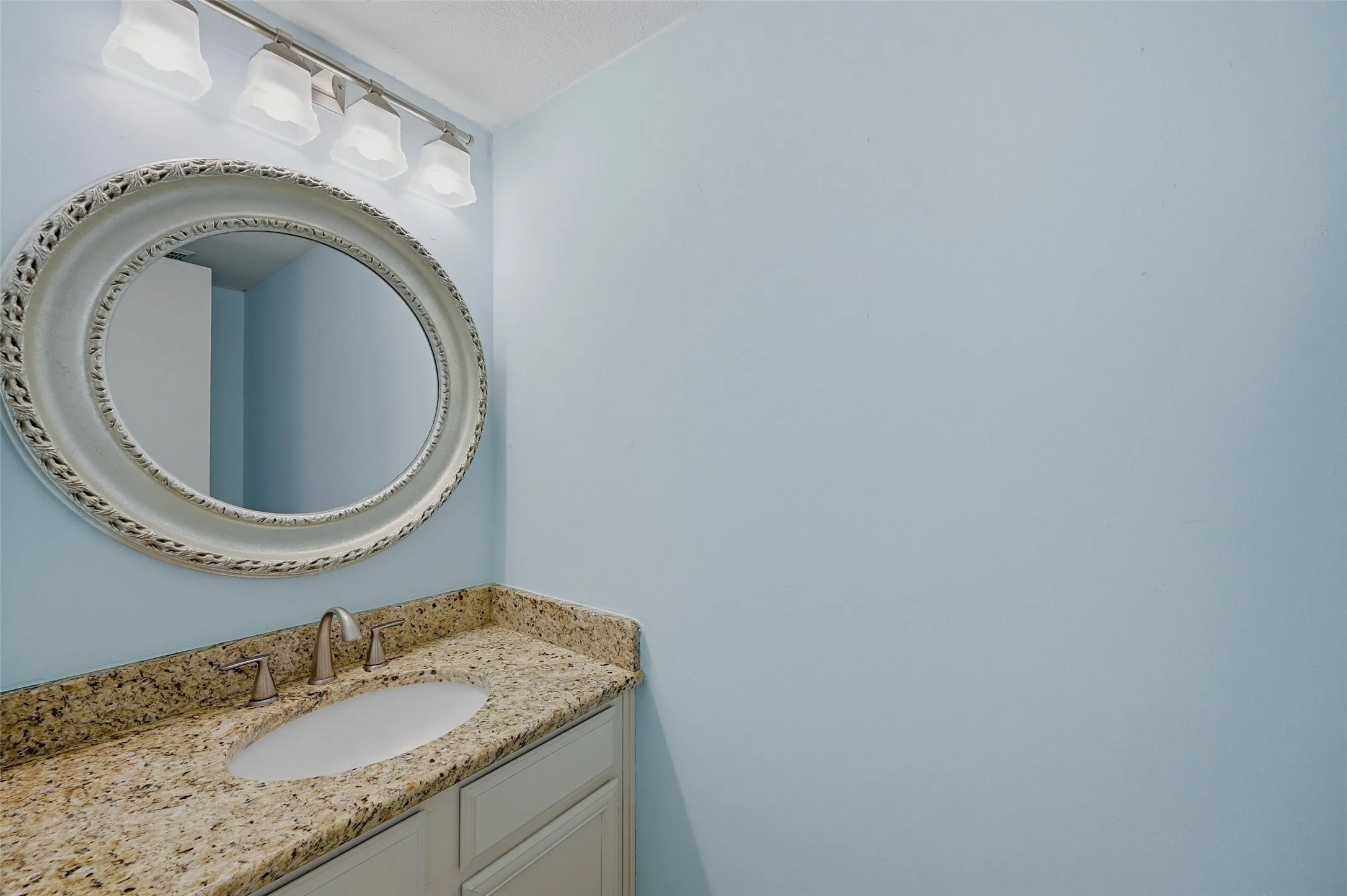 Townhouse For Sale in Grayson County , 110 Summer Place Circle, Pottsboro, Texas 75076, 2 Bedroom, 3 Bathroom, 1 Garage spaces, 1,211 Sqft, built in 1984, mls#21275251, Real Estate Agent in Pottsboro, Homes For Sale in Grayson county, Homes For Sale in Pottsboro, Realtor in Pottsboro Texas, Real Estate Brokerage Independent Realty Texas, Luminita Cordes Realtor