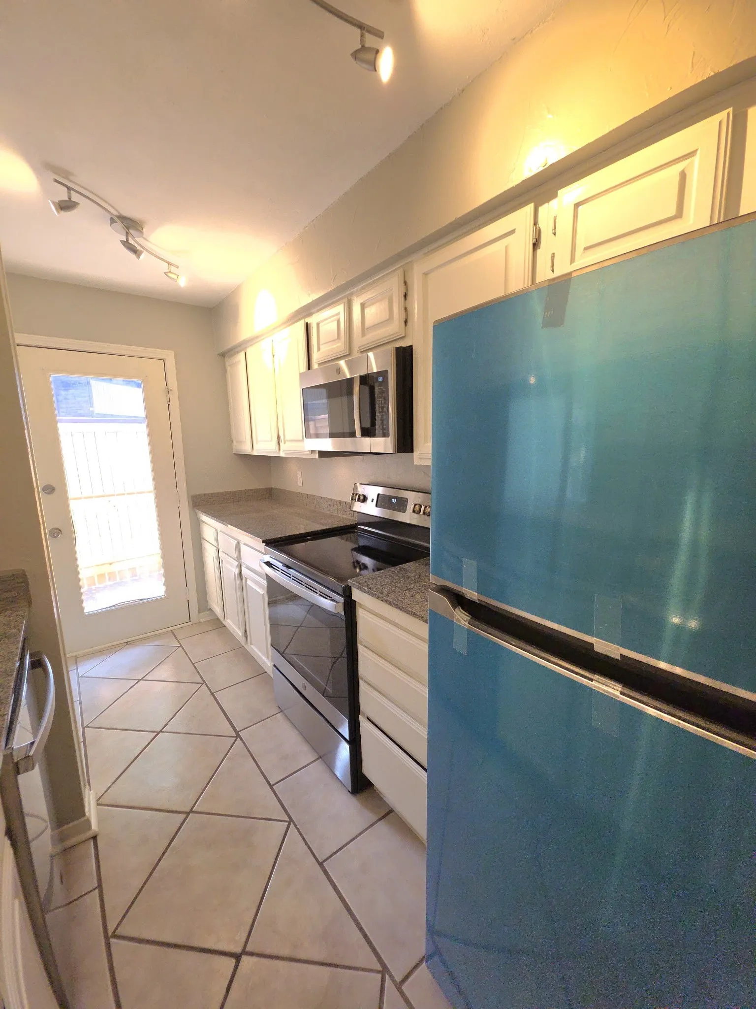 Condominium For Sale in Tarrant County , 1308 Memory Lane 5111, Arlington, Texas 76011, 2 Bedroom, 2 Bathroom, Garage spaces, 1,025 Sqft, built in 1983, mls#21276517, Real Estate Agent in Arlington, Homes For Sale in Tarrant county, Homes For Sale in Arlington, Realtor in Arlington Texas, Real Estate Brokerage Independent Realty Texas, Luminita Cordes Realtor
