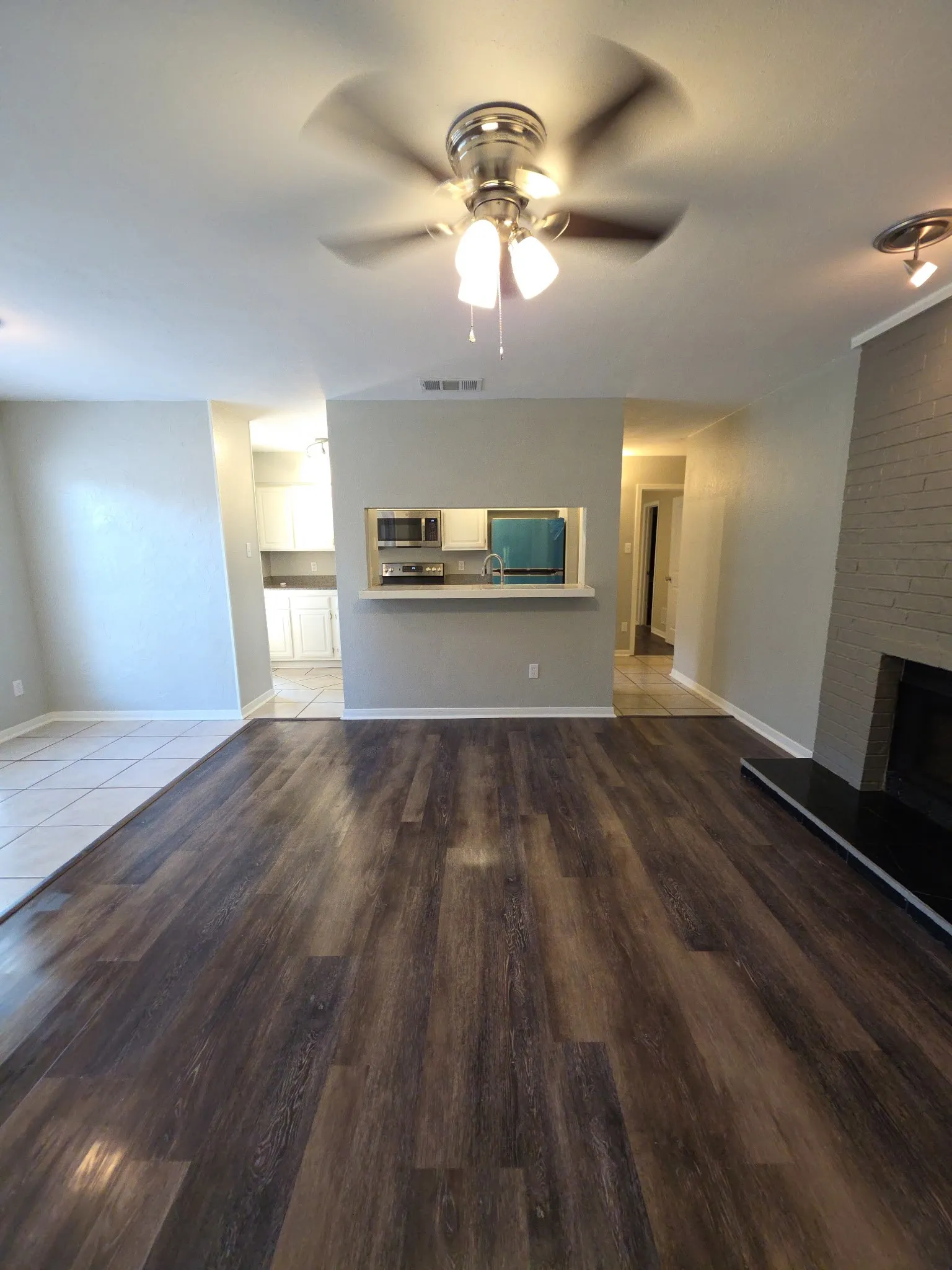 Condominium For Sale in Tarrant County , 1308 Memory Lane 5111, Arlington, Texas 76011, 2 Bedroom, 2 Bathroom, Garage spaces, 1,025 Sqft, built in 1983, mls#21276517, Real Estate Agent in Arlington, Homes For Sale in Tarrant county, Homes For Sale in Arlington, Realtor in Arlington Texas, Real Estate Brokerage Independent Realty Texas, Luminita Cordes Realtor