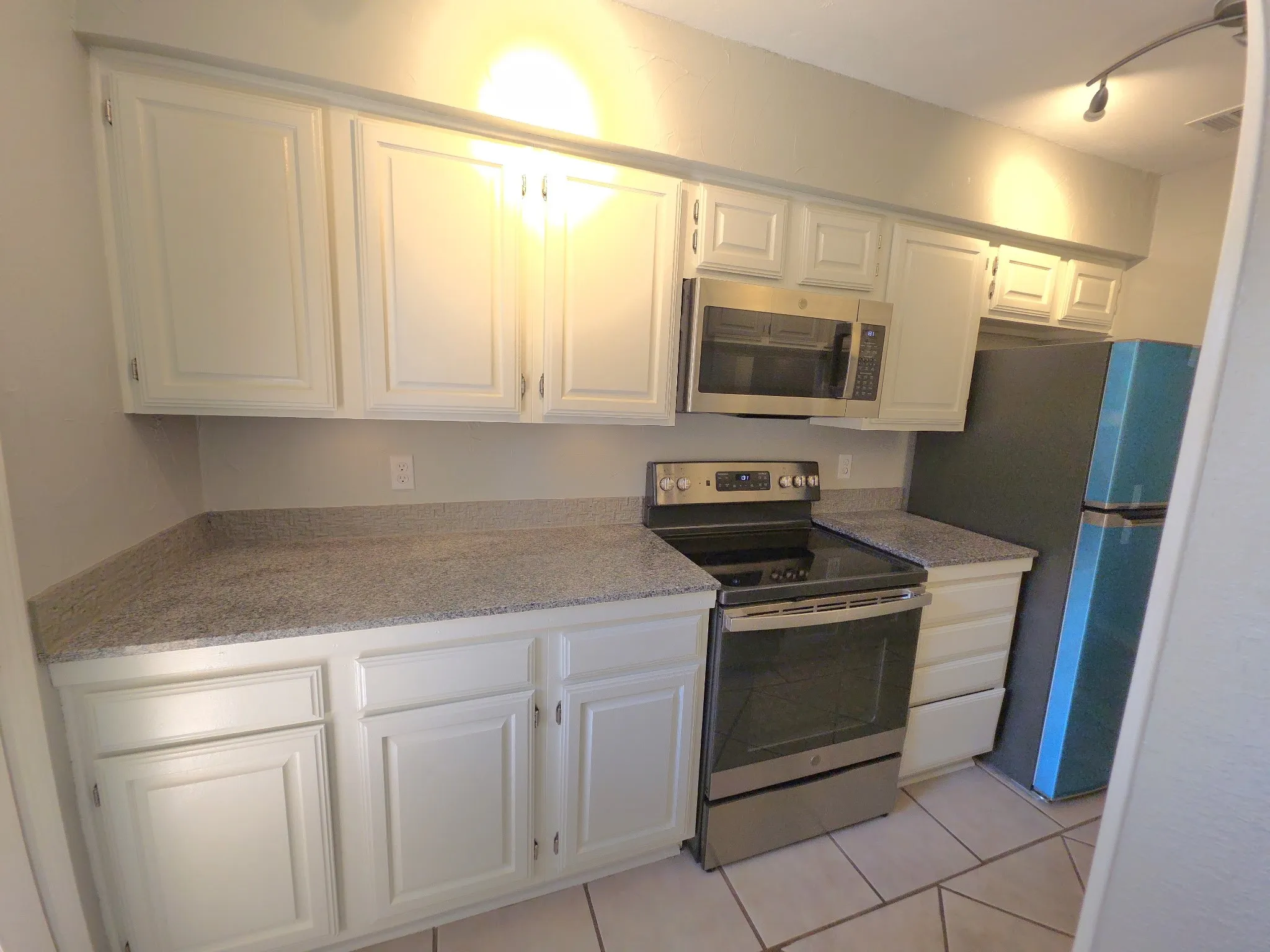 Condominium For Sale in Tarrant County , 1308 Memory Lane 5111, Arlington, Texas 76011, 2 Bedroom, 2 Bathroom, Garage spaces, 1,025 Sqft, built in 1983, mls#21276517, Real Estate Agent in Arlington, Homes For Sale in Tarrant county, Homes For Sale in Arlington, Realtor in Arlington Texas, Real Estate Brokerage Independent Realty Texas, Luminita Cordes Realtor