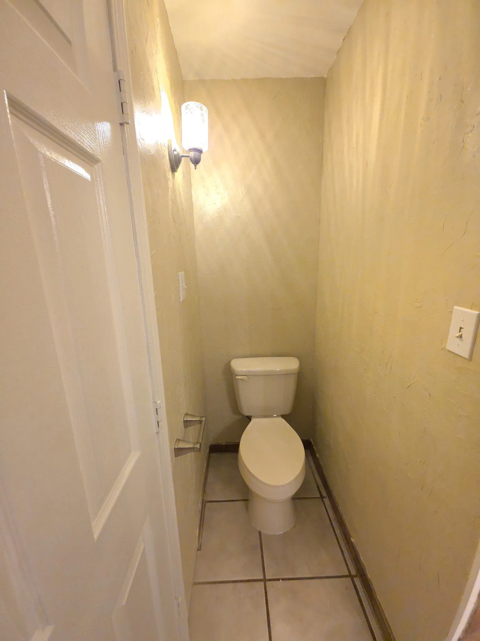 Condominium For Sale in Tarrant County , 1308 Memory Lane 5111, Arlington, Texas 76011, 2 Bedroom, 2 Bathroom, Garage spaces, 1,025 Sqft, built in 1983, mls#21276517, Real Estate Agent in Arlington, Homes For Sale in Tarrant county, Homes For Sale in Arlington, Realtor in Arlington Texas, Real Estate Brokerage Independent Realty Texas, Luminita Cordes Realtor