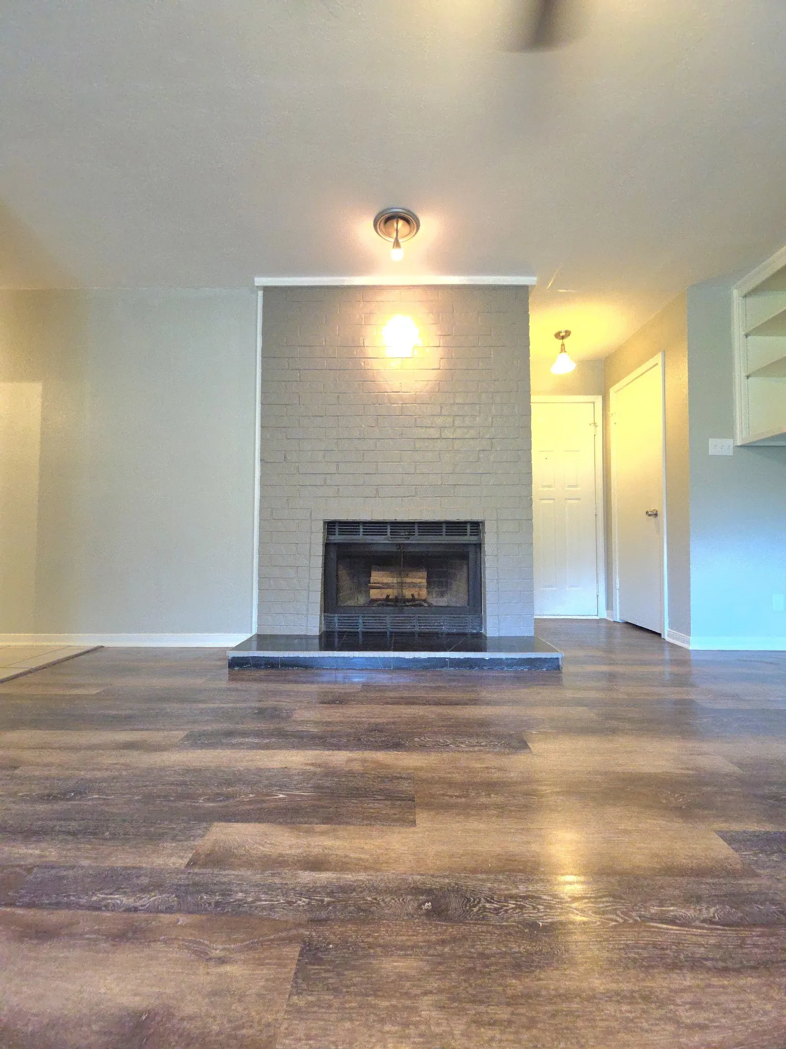 Condominium For Sale in Tarrant County , 1308 Memory Lane 5111, Arlington, Texas 76011, 2 Bedroom, 2 Bathroom, Garage spaces, 1,025 Sqft, built in 1983, mls#21276517, Real Estate Agent in Arlington, Homes For Sale in Tarrant county, Homes For Sale in Arlington, Realtor in Arlington Texas, Real Estate Brokerage Independent Realty Texas, Luminita Cordes Realtor