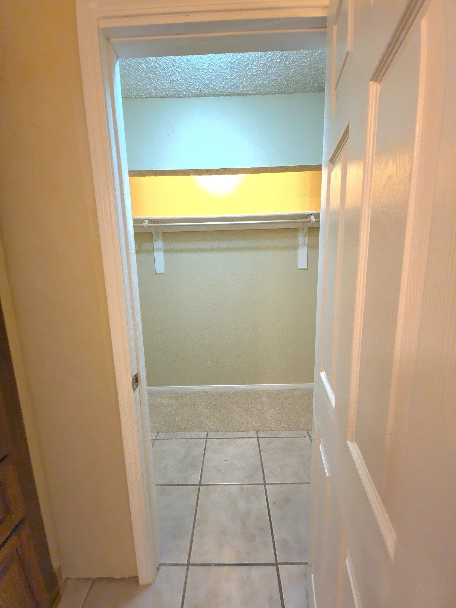 Condominium For Sale in Tarrant County , 1308 Memory Lane 5111, Arlington, Texas 76011, 2 Bedroom, 2 Bathroom, Garage spaces, 1,025 Sqft, built in 1983, mls#21276517, Real Estate Agent in Arlington, Homes For Sale in Tarrant county, Homes For Sale in Arlington, Realtor in Arlington Texas, Real Estate Brokerage Independent Realty Texas, Luminita Cordes Realtor