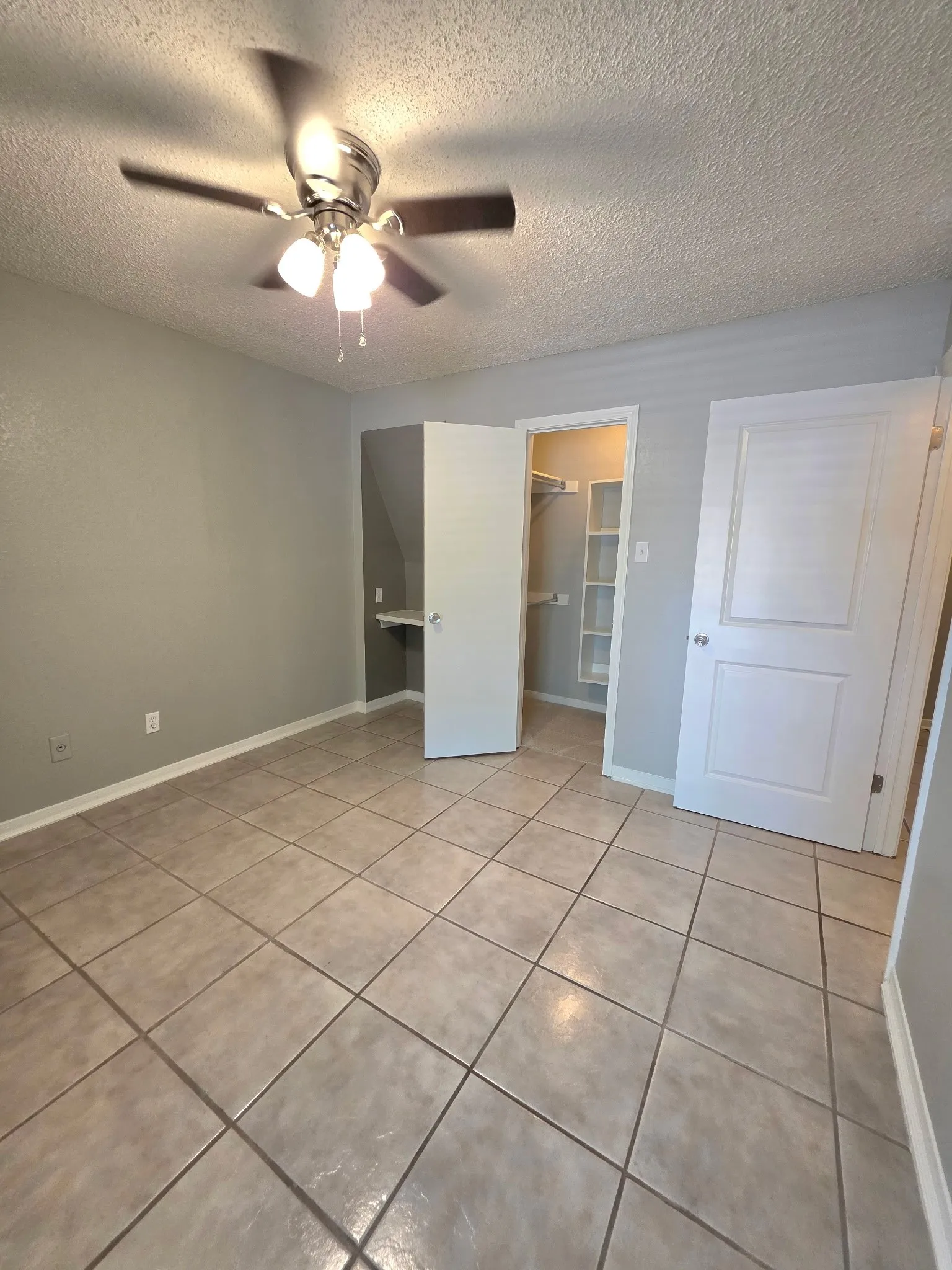 Condominium For Sale in Tarrant County , 1308 Memory Lane 5111, Arlington, Texas 76011, 2 Bedroom, 2 Bathroom, Garage spaces, 1,025 Sqft, built in 1983, mls#21276517, Real Estate Agent in Arlington, Homes For Sale in Tarrant county, Homes For Sale in Arlington, Realtor in Arlington Texas, Real Estate Brokerage Independent Realty Texas, Luminita Cordes Realtor