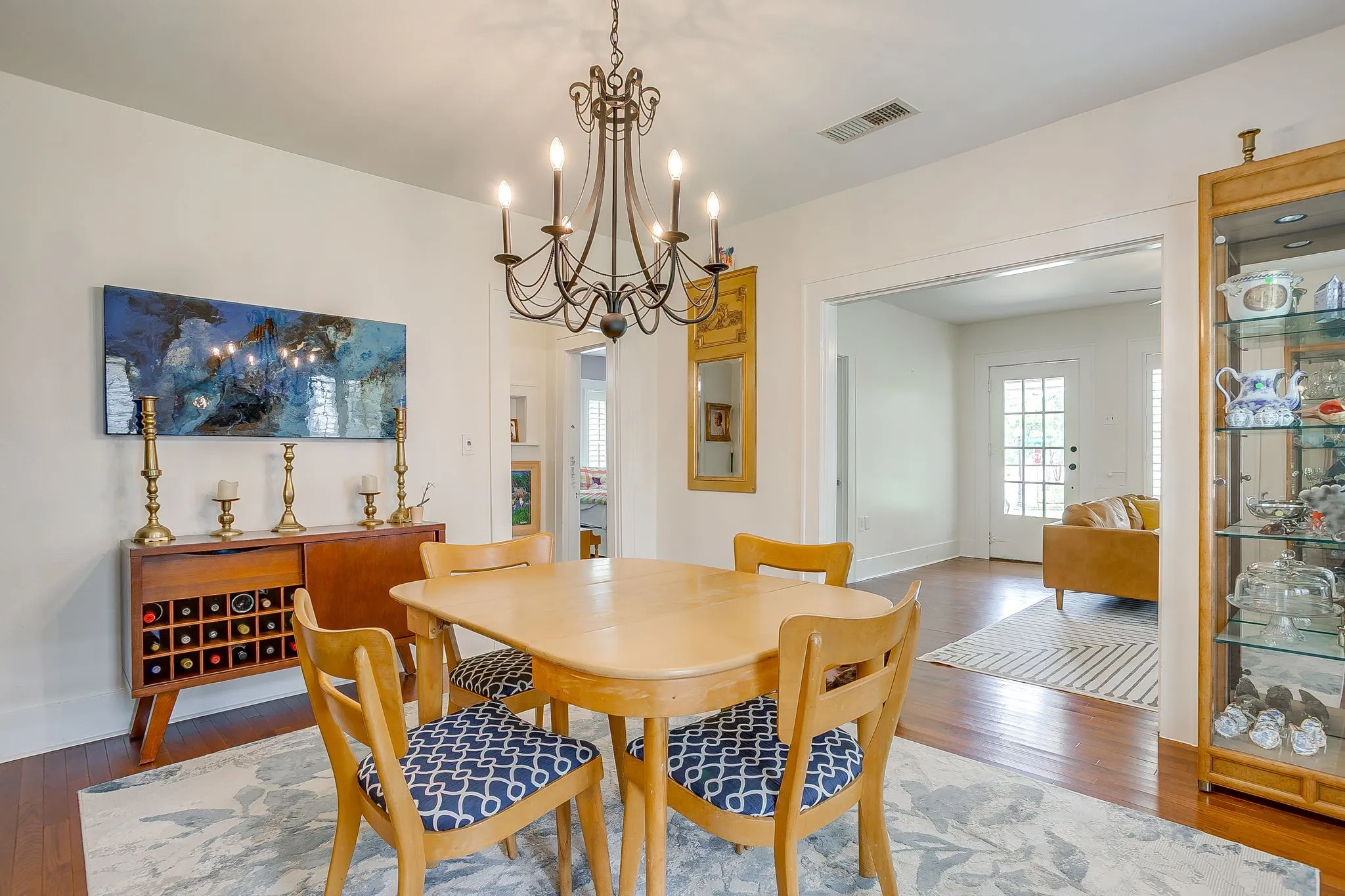 Single Family Residence For Rent in Tarrant County , 2200 W Magnolia Avenue, Fort Worth, Texas 76110, 2 Bedroom, 2 Bathroom, 1 Garage spaces, 1,455 Sqft, built in 1919, mls#21276982, Real Estate Agent in Fort Worth, Homes For Rent in Tarrant county, Homes For Rent in Fort Worth, Realtor in Fort Worth Texas, Real Estate Brokerage Independent Realty Texas, Luminita Cordes Realtor
