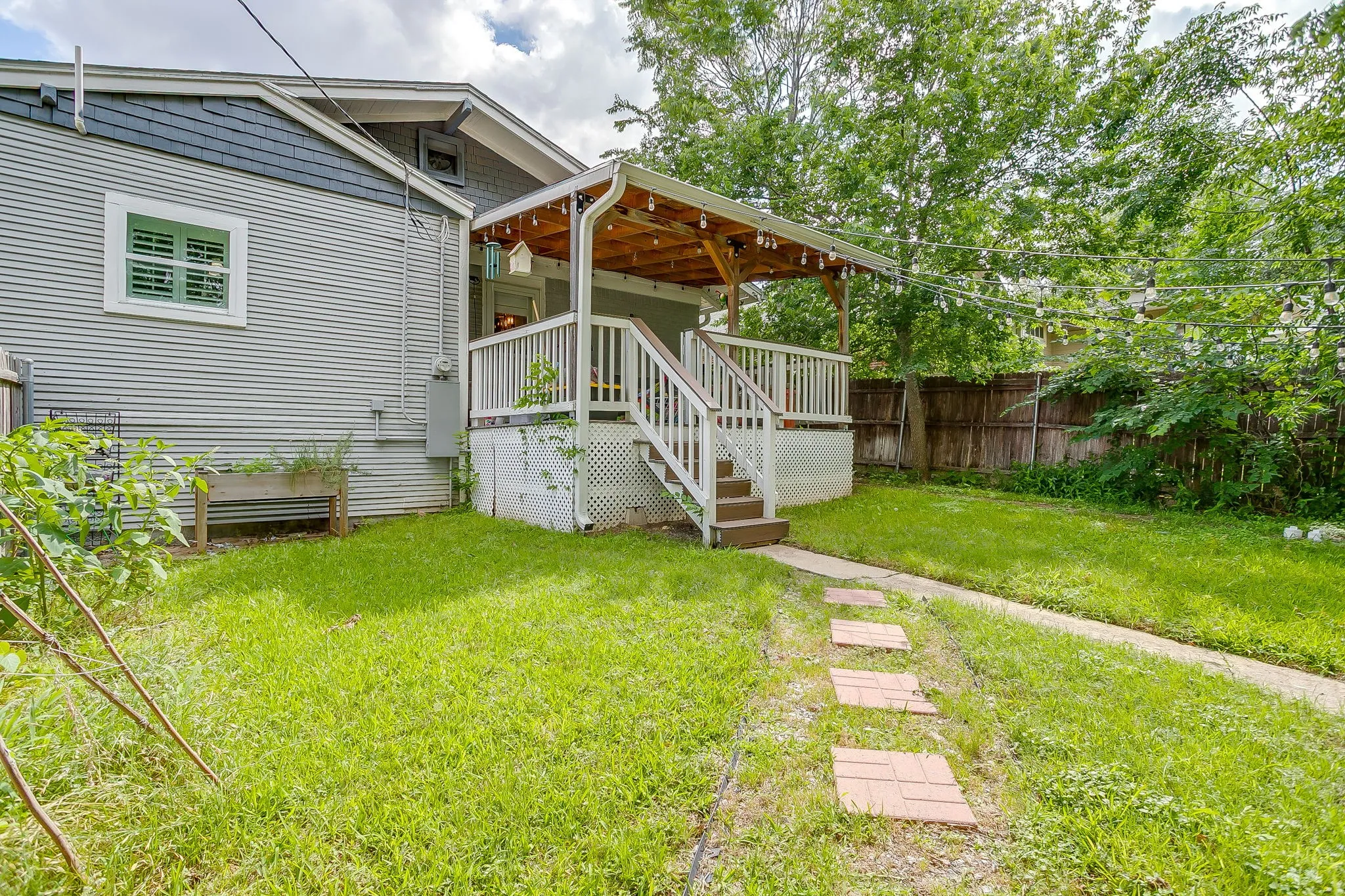 Single Family Residence For Rent in Tarrant County , 2200 W Magnolia Avenue, Fort Worth, Texas 76110, 2 Bedroom, 2 Bathroom, 1 Garage spaces, 1,455 Sqft, built in 1919, mls#21276982, Real Estate Agent in Fort Worth, Homes For Rent in Tarrant county, Homes For Rent in Fort Worth, Realtor in Fort Worth Texas, Real Estate Brokerage Independent Realty Texas, Luminita Cordes Realtor