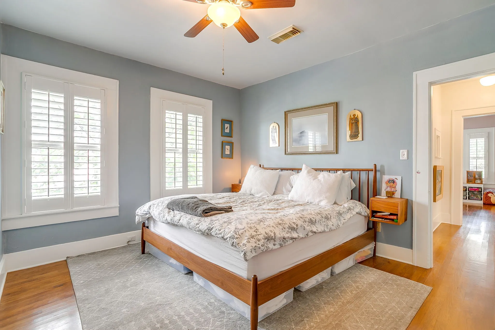 Single Family Residence For Rent in Tarrant County , 2200 W Magnolia Avenue, Fort Worth, Texas 76110, 2 Bedroom, 2 Bathroom, 1 Garage spaces, 1,455 Sqft, built in 1919, mls#21276982, Real Estate Agent in Fort Worth, Homes For Rent in Tarrant county, Homes For Rent in Fort Worth, Realtor in Fort Worth Texas, Real Estate Brokerage Independent Realty Texas, Luminita Cordes Realtor