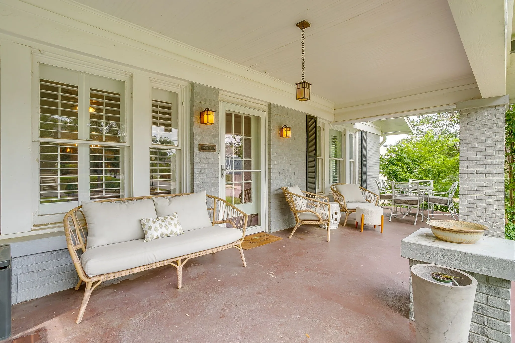 Single Family Residence For Rent in Tarrant County , 2200 W Magnolia Avenue, Fort Worth, Texas 76110, 2 Bedroom, 2 Bathroom, 1 Garage spaces, 1,455 Sqft, built in 1919, mls#21276982, Real Estate Agent in Fort Worth, Homes For Rent in Tarrant county, Homes For Rent in Fort Worth, Realtor in Fort Worth Texas, Real Estate Brokerage Independent Realty Texas, Luminita Cordes Realtor