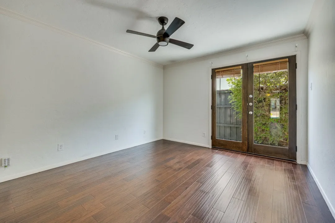Condominium For Sale in Dallas County , 5926 Sandhurst Lane 124, Dallas, Texas 75206, 2 Bedroom, 2 Bathroom, Garage spaces, 1,046 Sqft, built in 1967, mls#21275867, Real Estate Agent in Dallas, Homes For Sale in Dallas county, Homes For Sale in Dallas, Realtor in Dallas Texas, Real Estate Brokerage Independent Realty Texas, Luminita Cordes Realtor