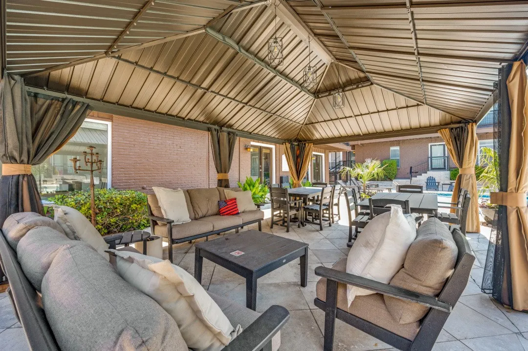 Condominium For Sale in Dallas County , 5926 Sandhurst Lane 124, Dallas, Texas 75206, 2 Bedroom, 2 Bathroom, Garage spaces, 1,046 Sqft, built in 1967, mls#21275867, Real Estate Agent in Dallas, Homes For Sale in Dallas county, Homes For Sale in Dallas, Realtor in Dallas Texas, Real Estate Brokerage Independent Realty Texas, Luminita Cordes Realtor
