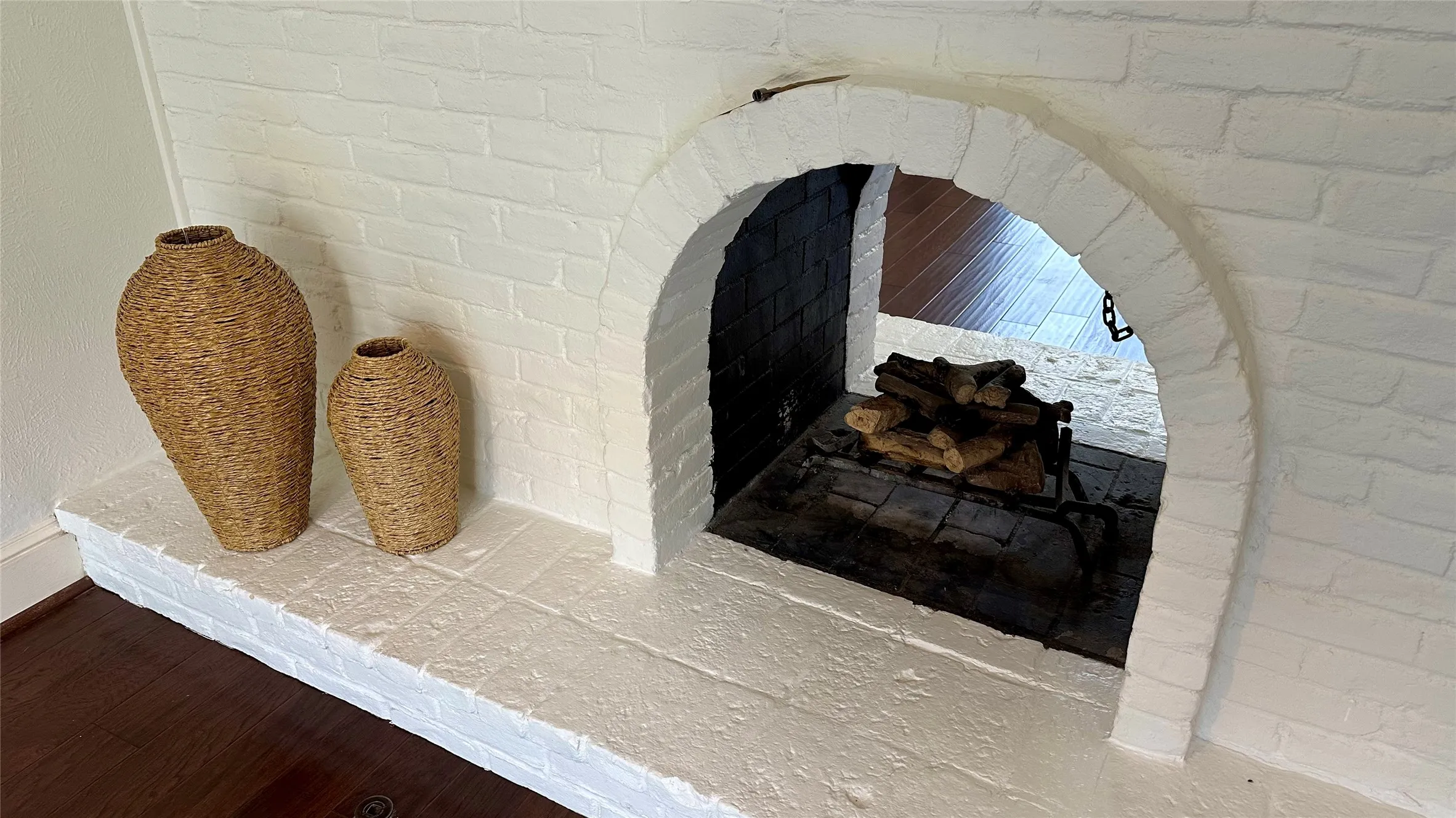 Condominium For Sale in Dallas County , 5926 Sandhurst Lane 124, Dallas, Texas 75206, 2 Bedroom, 2 Bathroom, Garage spaces, 1,046 Sqft, built in 1967, mls#21275867, Real Estate Agent in Dallas, Homes For Sale in Dallas county, Homes For Sale in Dallas, Realtor in Dallas Texas, Real Estate Brokerage Independent Realty Texas, Luminita Cordes Realtor