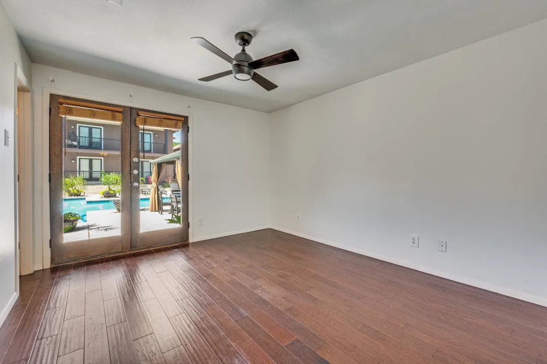 Condominium For Sale in Dallas County , 5926 Sandhurst Lane 124, Dallas, Texas 75206, 2 Bedroom, 2 Bathroom, Garage spaces, 1,046 Sqft, built in 1967, mls#21275867, Real Estate Agent in Dallas, Homes For Sale in Dallas county, Homes For Sale in Dallas, Realtor in Dallas Texas, Real Estate Brokerage Independent Realty Texas, Luminita Cordes Realtor