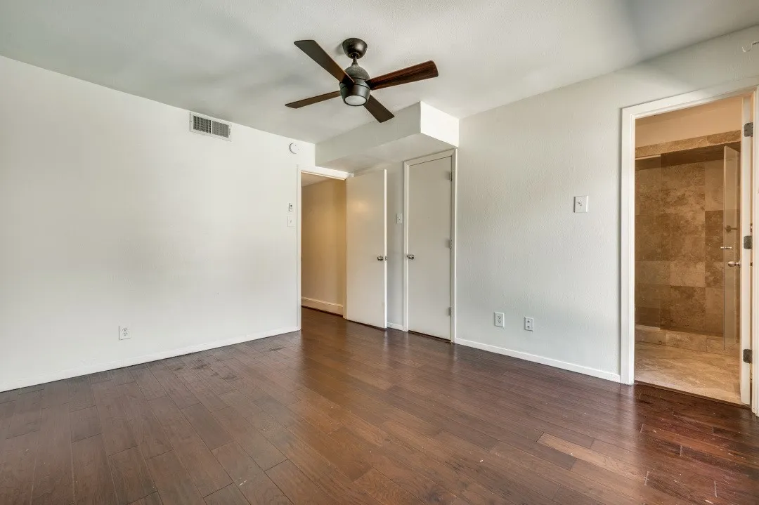 Condominium For Sale in Dallas County , 5926 Sandhurst Lane 124, Dallas, Texas 75206, 2 Bedroom, 2 Bathroom, Garage spaces, 1,046 Sqft, built in 1967, mls#21275867, Real Estate Agent in Dallas, Homes For Sale in Dallas county, Homes For Sale in Dallas, Realtor in Dallas Texas, Real Estate Brokerage Independent Realty Texas, Luminita Cordes Realtor
