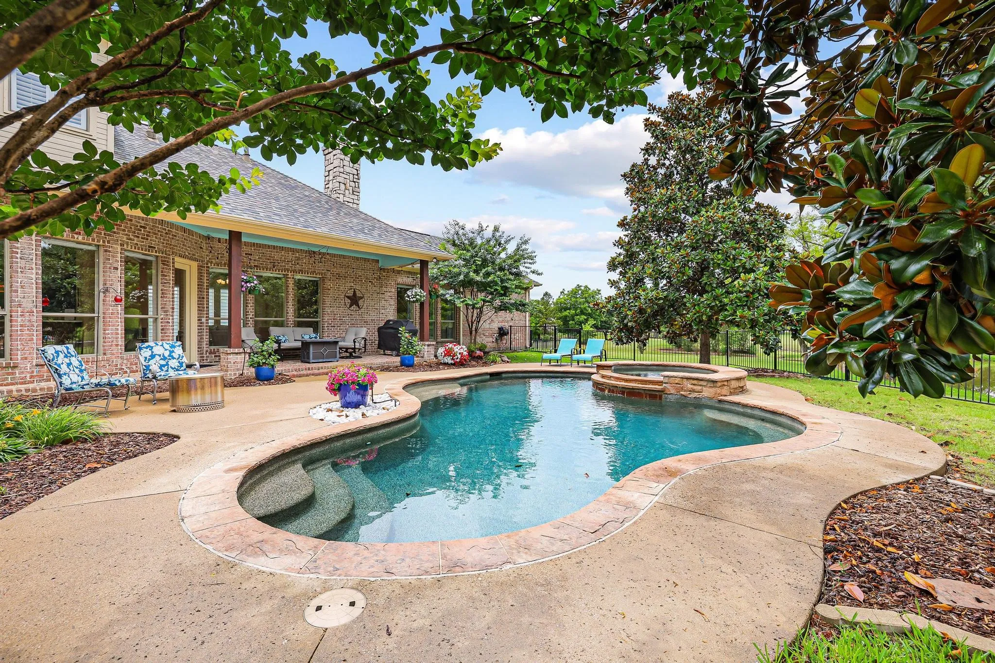 Single Family Residence For Sale in Collin County , 1320 Lakeview Drive, Celina, Texas 75009, 5 Bedroom, 4 Bathroom, 3 Garage spaces, 4,911 Sqft, built in 2000, mls#21273412, Real Estate Agent in Celina, Homes For Sale in Collin county, Homes For Sale in Celina, Realtor in Celina Texas, Real Estate Brokerage Independent Realty Texas, Luminita Cordes Realtor