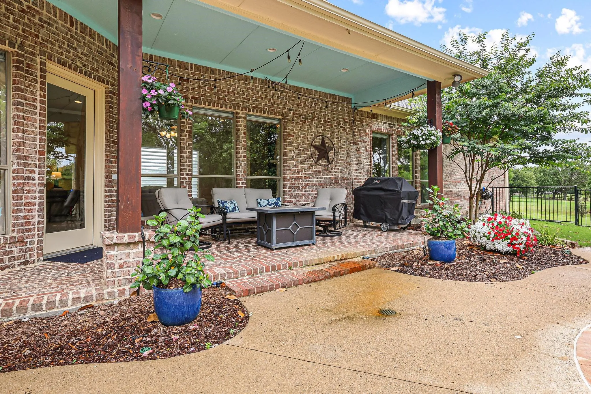 Single Family Residence For Sale in Collin County , 1320 Lakeview Drive, Celina, Texas 75009, 5 Bedroom, 4 Bathroom, 3 Garage spaces, 4,911 Sqft, built in 2000, mls#21273412, Real Estate Agent in Celina, Homes For Sale in Collin county, Homes For Sale in Celina, Realtor in Celina Texas, Real Estate Brokerage Independent Realty Texas, Luminita Cordes Realtor