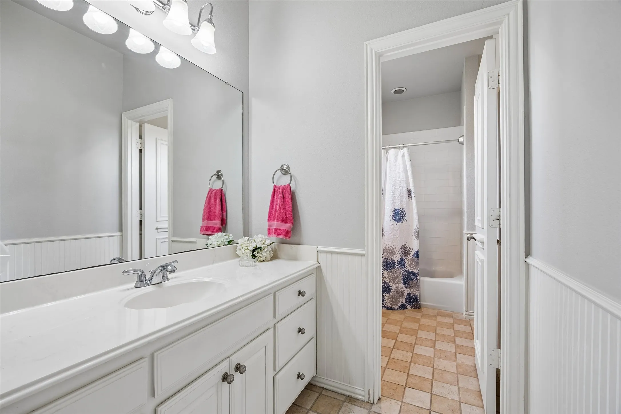 Oversized Jack n Jill bath could easily be 2 private baths