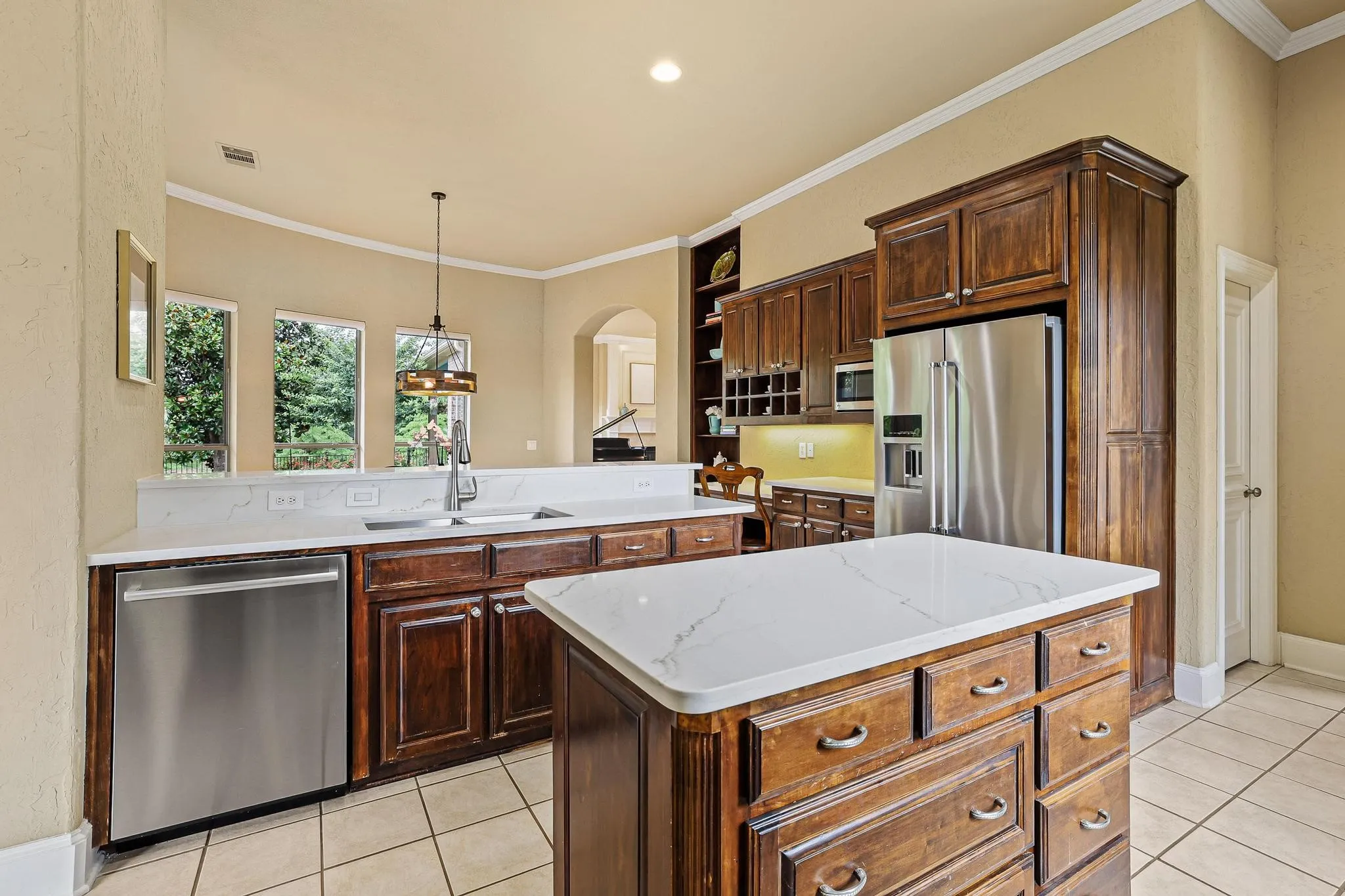 Single Family Residence For Sale in Collin County , 1320 Lakeview Drive, Celina, Texas 75009, 5 Bedroom, 4 Bathroom, 3 Garage spaces, 4,911 Sqft, built in 2000, mls#21273412, Real Estate Agent in Celina, Homes For Sale in Collin county, Homes For Sale in Celina, Realtor in Celina Texas, Real Estate Brokerage Independent Realty Texas, Luminita Cordes Realtor
