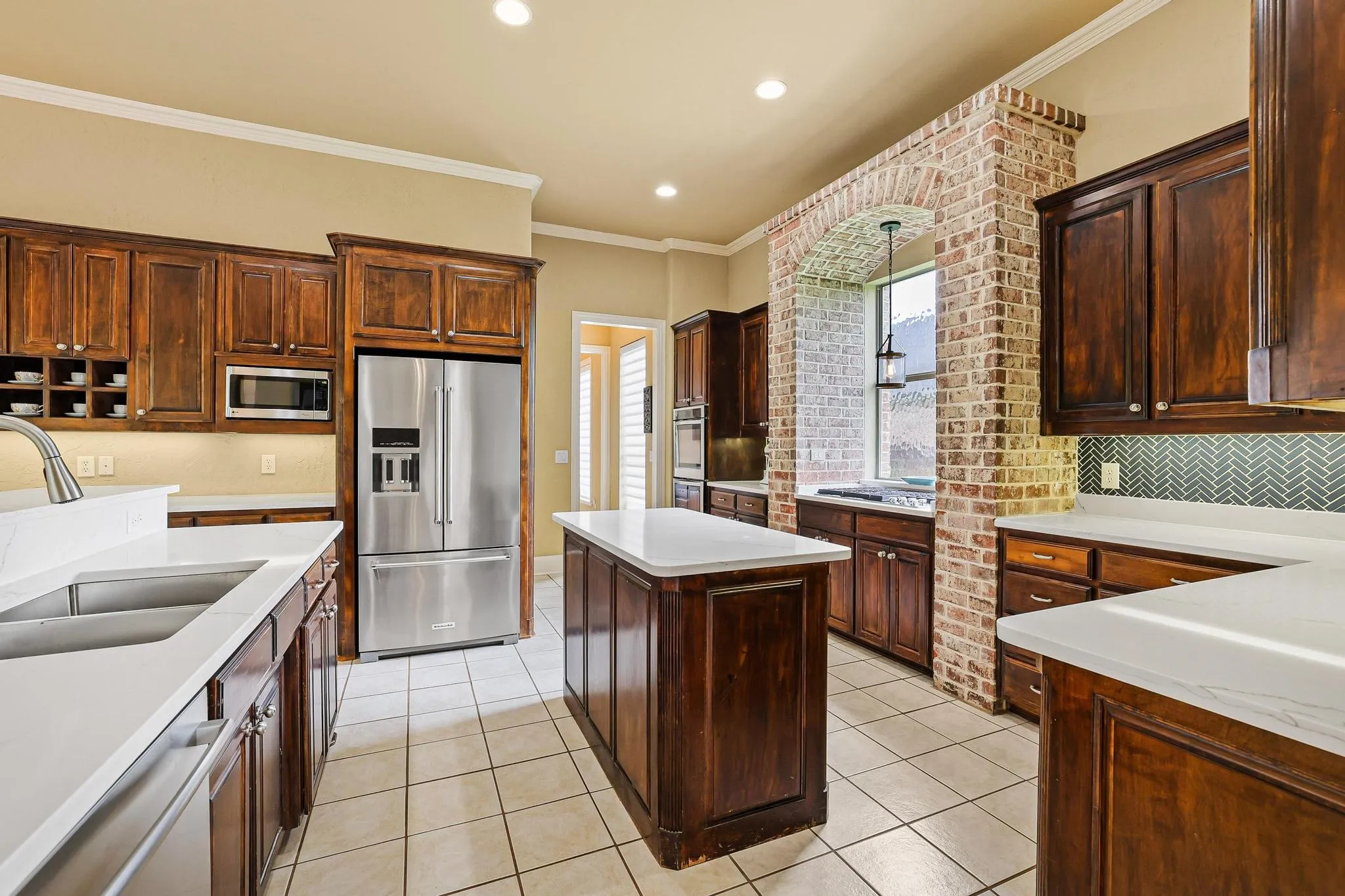 Single Family Residence For Sale in Collin County , 1320 Lakeview Drive, Celina, Texas 75009, 5 Bedroom, 4 Bathroom, 3 Garage spaces, 4,911 Sqft, built in 2000, mls#21273412, Real Estate Agent in Celina, Homes For Sale in Collin county, Homes For Sale in Celina, Realtor in Celina Texas, Real Estate Brokerage Independent Realty Texas, Luminita Cordes Realtor