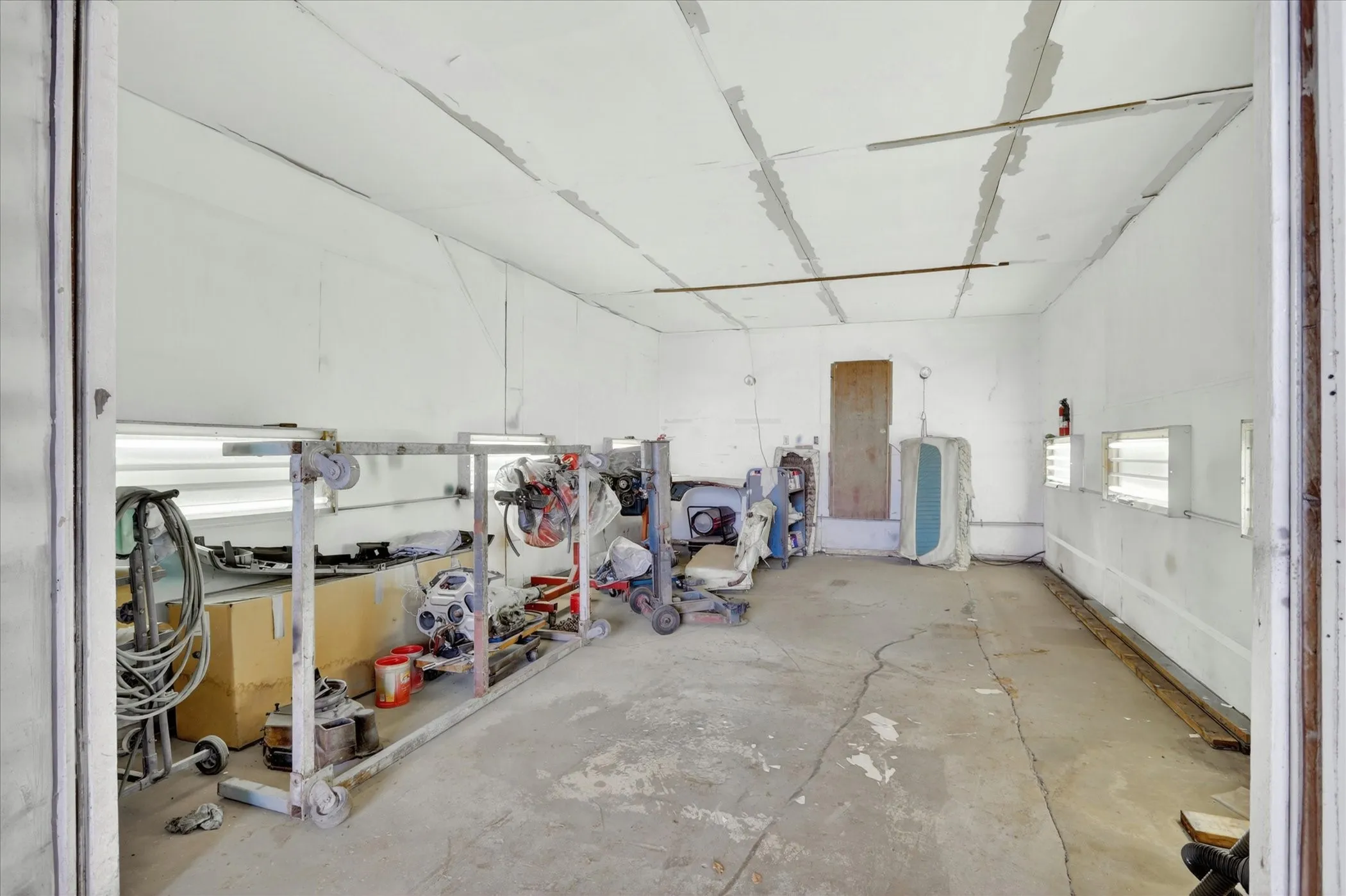 Paint room