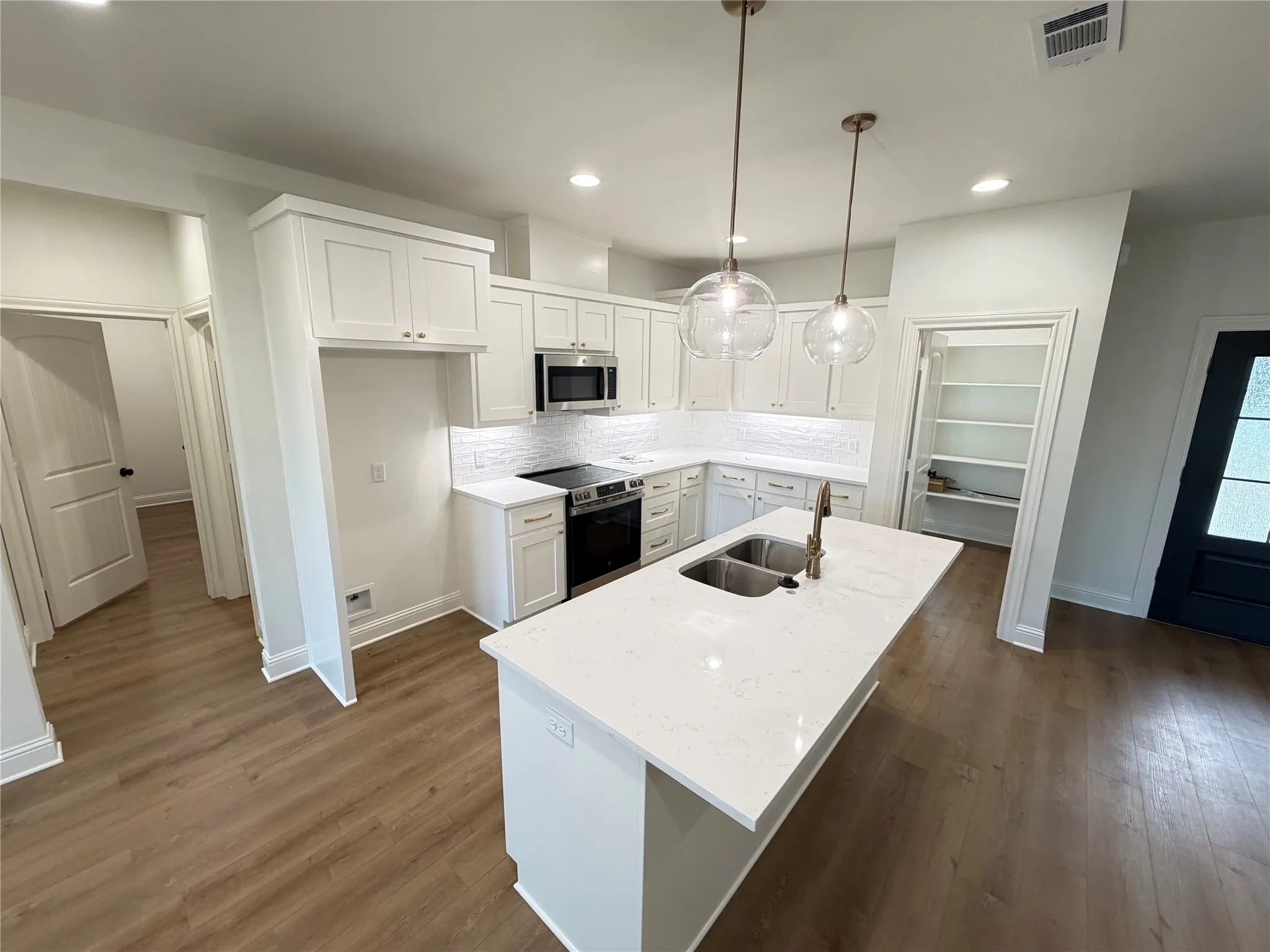 Single Family Residence For Sale in Cooke County , 501 John Jr Drive, Lindsay, Texas 76250, 4 Bedroom, 3 Bathroom, 1 Garage spaces, 2,046 Sqft, built in 2026, mls#21277154, Real Estate Agent in Lindsay, Homes For Sale in Cooke county, Homes For Sale in Lindsay, Realtor in Lindsay Texas, Real Estate Brokerage Independent Realty Texas, Luminita Cordes Realtor