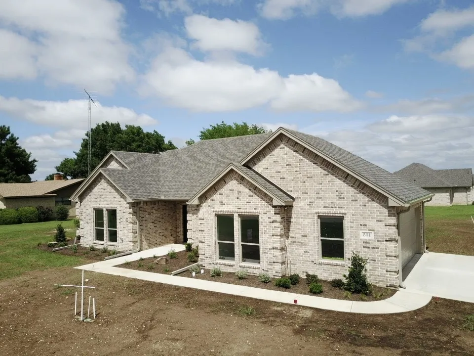 Single Family Residence For Sale in Cooke County , 501 John Jr Drive, Lindsay, Texas 76250, 4 Bedroom, 3 Bathroom, 1 Garage spaces, 2,046 Sqft, built in 2026, mls#21277154, Real Estate Agent in Lindsay, Homes For Sale in Cooke county, Homes For Sale in Lindsay, Realtor in Lindsay Texas, Real Estate Brokerage Independent Realty Texas, Luminita Cordes Realtor