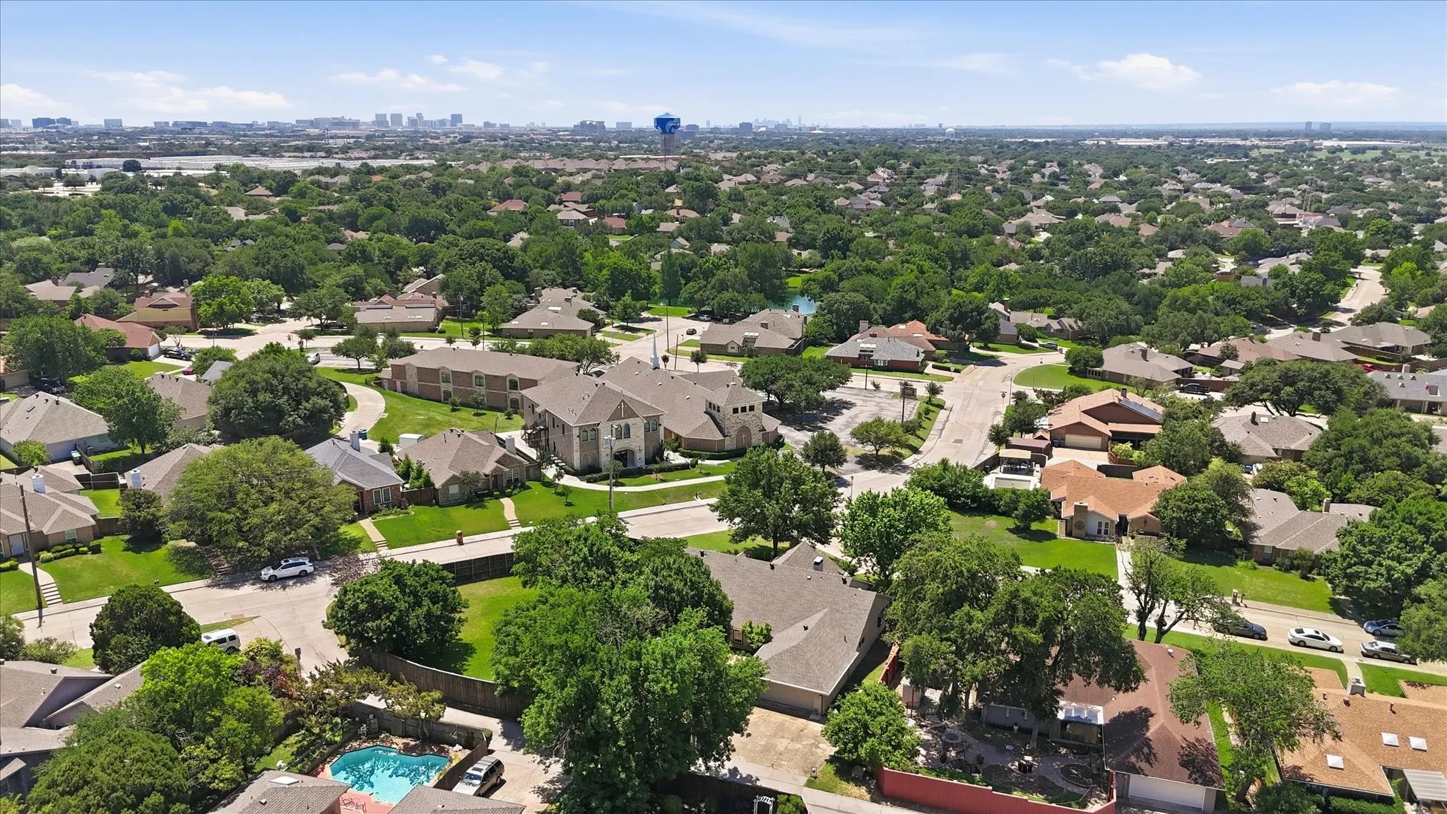 Single Family Residence For Sale in Dallas County , 2625 Ramblewood Drive, Carrollton, Texas 75006, 4 Bedroom, 3 Bathroom, 2 Garage spaces, 2,871 Sqft, built in 1980, Price $575,000, mls#21272396, Real Estate Agent in Carrollton, Homes For Sale in Dallas county, Homes For Sale in Carrollton, Realtor in Carrollton Texas, Real Estate Brokerage Independent Realty Texas, Luminita Cordes Realtor