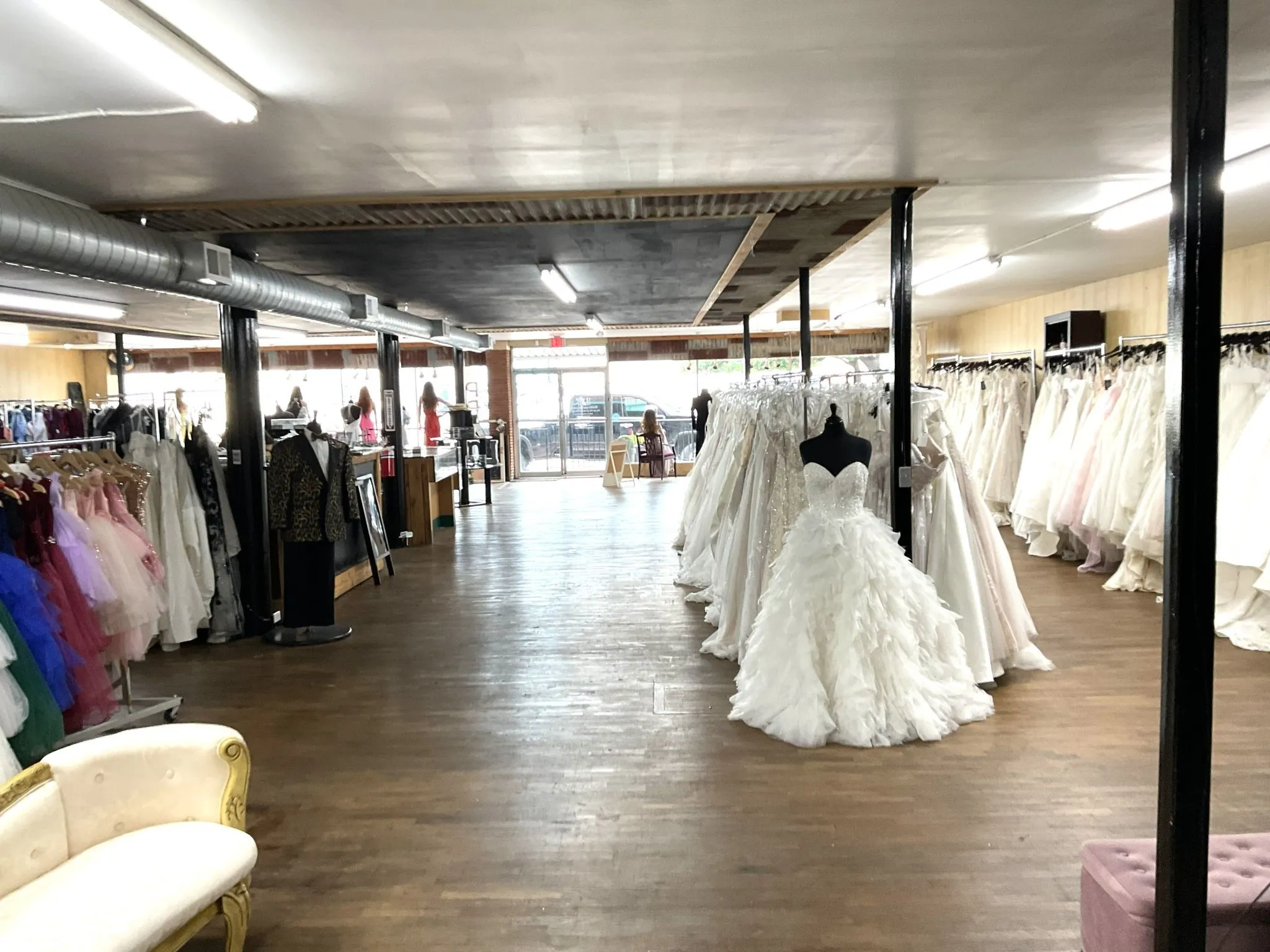 Retail For Sale in Johnson County , 110 E Chambers Street 112, Cleburne, Texas 76031, 0, 0, Garage spaces, 0 Sqft, built in 1900, mls#21276515, Real Estate Agent in Cleburne, Homes For Sale in Johnson county, Homes For Sale in Cleburne, Realtor in Cleburne Texas, Real Estate Brokerage Independent Realty Texas, Luminita Cordes Realtor