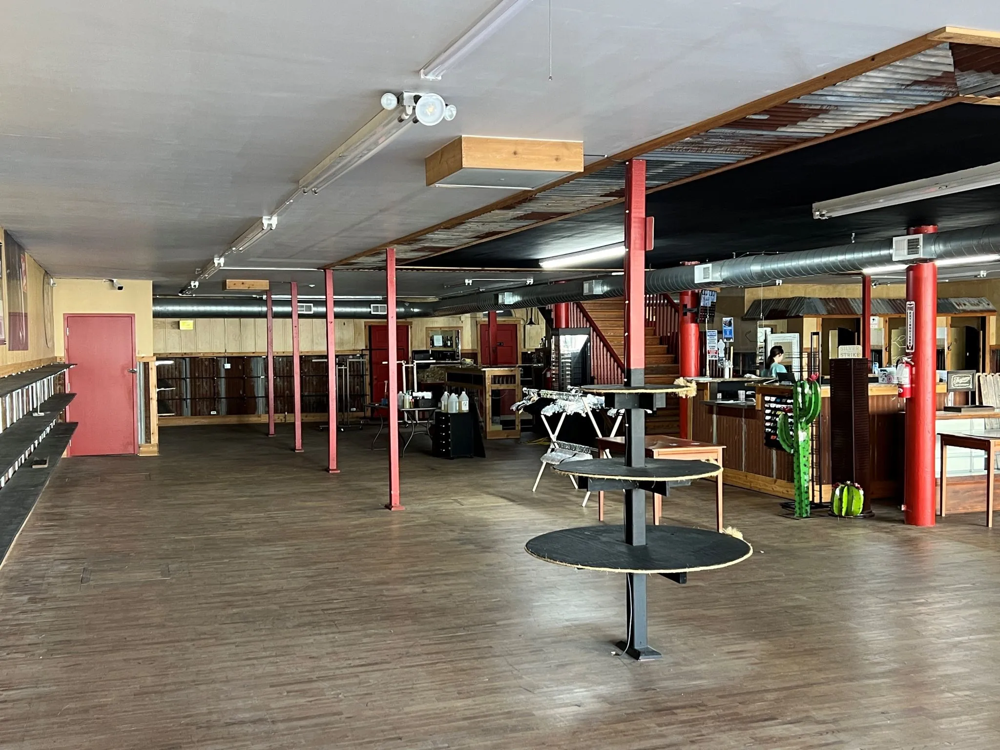 Retail For Sale in Johnson County , 110 E Chambers Street 112, Cleburne, Texas 76031, 0, 0, Garage spaces, 0 Sqft, built in 1900, mls#21276515, Real Estate Agent in Cleburne, Homes For Sale in Johnson county, Homes For Sale in Cleburne, Realtor in Cleburne Texas, Real Estate Brokerage Independent Realty Texas, Luminita Cordes Realtor