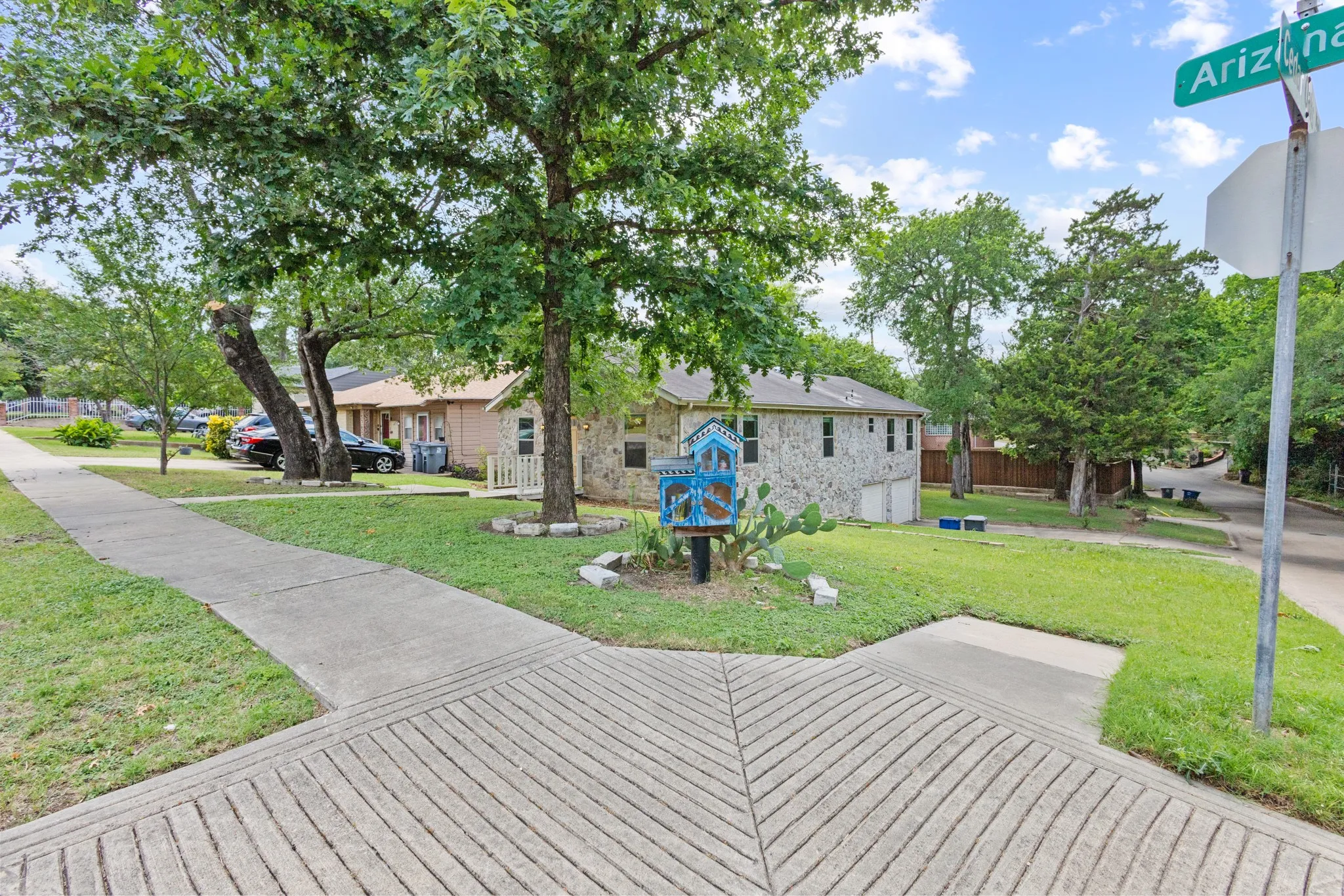 Single Family Residence For Sale in Dallas County , 1303 Arizona Avenue, Dallas, Texas 75216, 3 Bedrooms, 2 Bathrooms, 2 Garage spaces, 1,450 Sqft, built in 1950, Price $340,000, mls#21276484, Real Estate Agent in Dallas, Homes For Sale in Dallas county, Homes For Sale in Dallas, Realtor in Dallas Texas, Real Estate Brokerage Independent Realty Texas, Luminita Cordes Realtor
