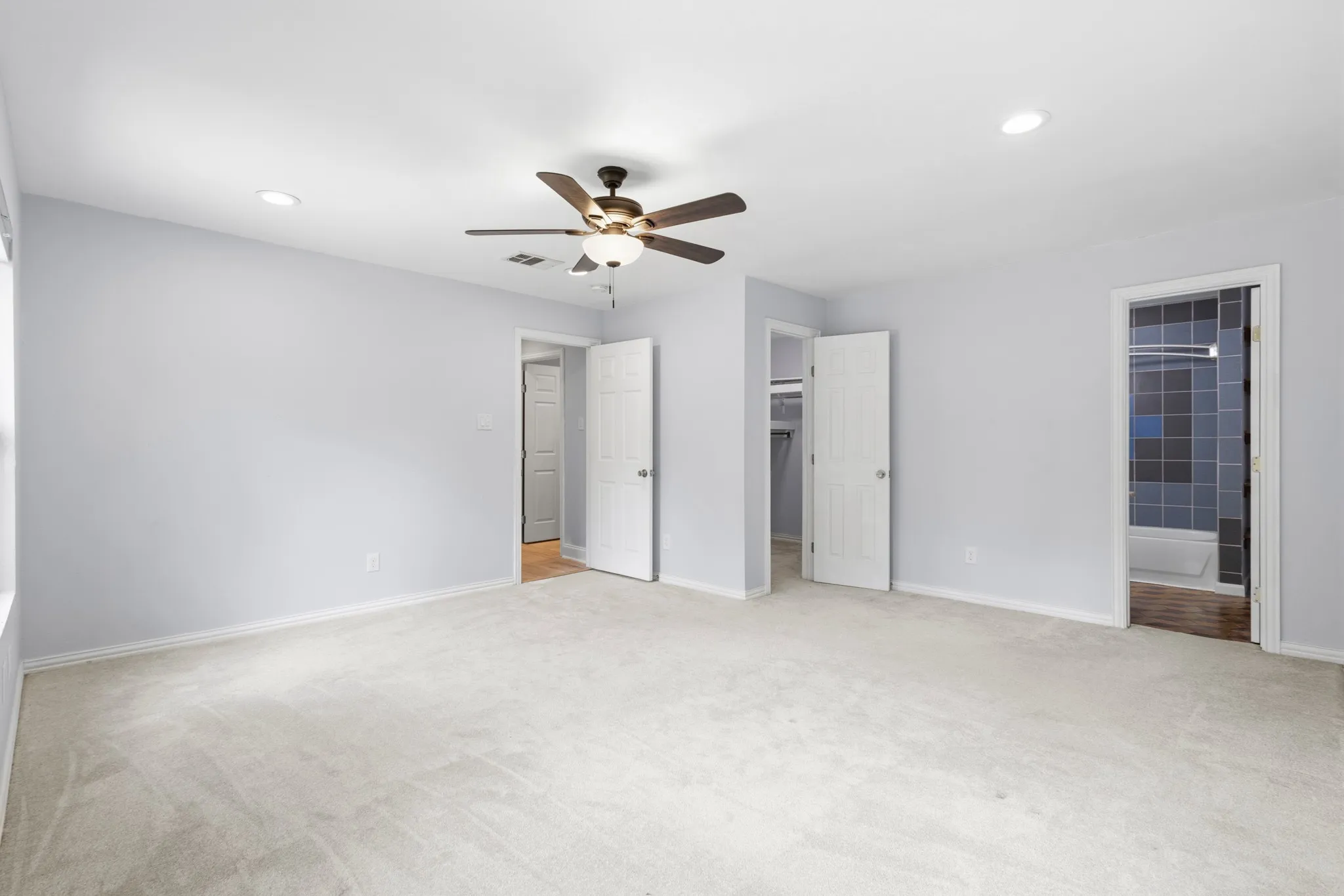 Single Family Residence For Sale in Dallas County , 1303 Arizona Avenue, Dallas, Texas 75216, 3 Bedrooms, 2 Bathrooms, 2 Garage spaces, 1,450 Sqft, built in 1950, Price $340,000, mls#21276484, Real Estate Agent in Dallas, Homes For Sale in Dallas county, Homes For Sale in Dallas, Realtor in Dallas Texas, Real Estate Brokerage Independent Realty Texas, Luminita Cordes Realtor