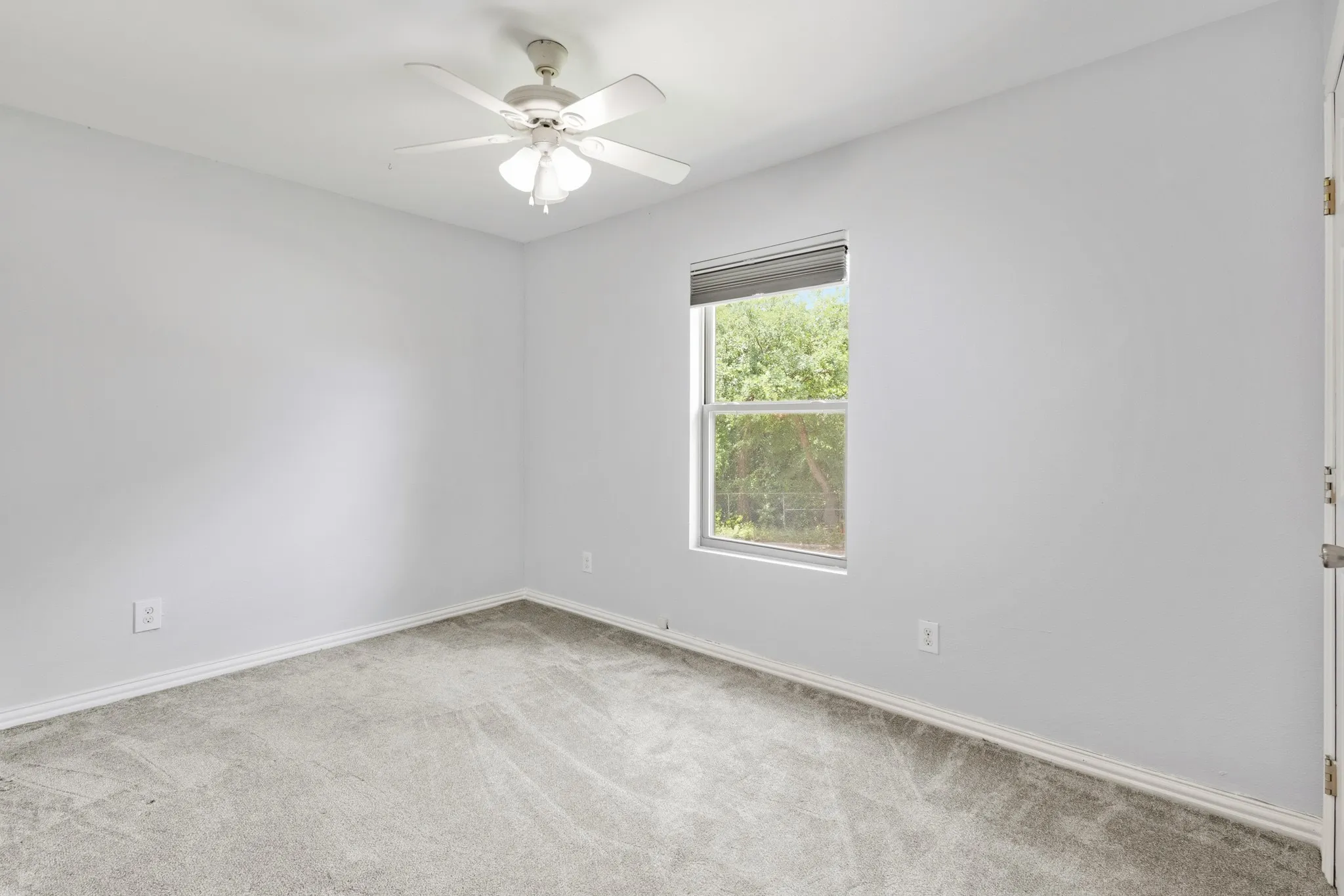 Single Family Residence For Sale in Dallas County , 1303 Arizona Avenue, Dallas, Texas 75216, 3 Bedrooms, 2 Bathrooms, 2 Garage spaces, 1,450 Sqft, built in 1950, Price $340,000, mls#21276484, Real Estate Agent in Dallas, Homes For Sale in Dallas county, Homes For Sale in Dallas, Realtor in Dallas Texas, Real Estate Brokerage Independent Realty Texas, Luminita Cordes Realtor