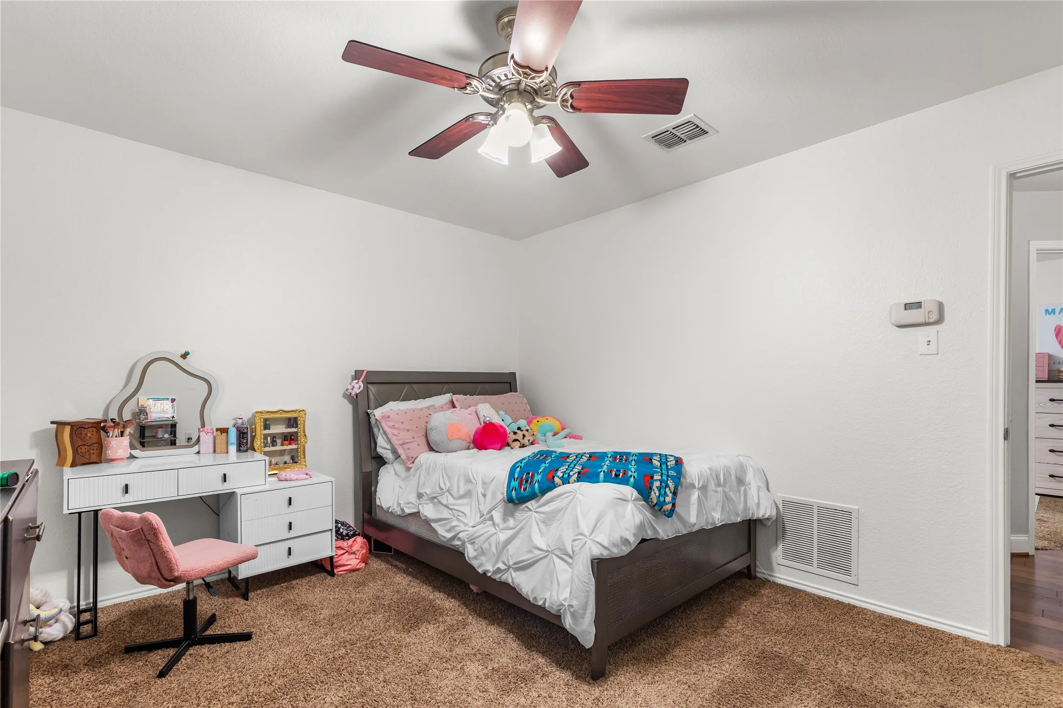 Single Family Residence For Sale in Grayson County , 1908 Ridgecrest Lane, Sherman, Texas 75092, 3 Bedroom, 3 Bathroom, 2 Garage spaces, 2,038 Sqft, built in 2004, mls#21277220, Real Estate Agent in Sherman, Homes For Sale in Grayson county, Homes For Sale in Sherman, Realtor in Sherman Texas, Real Estate Brokerage Independent Realty Texas, Luminita Cordes Realtor