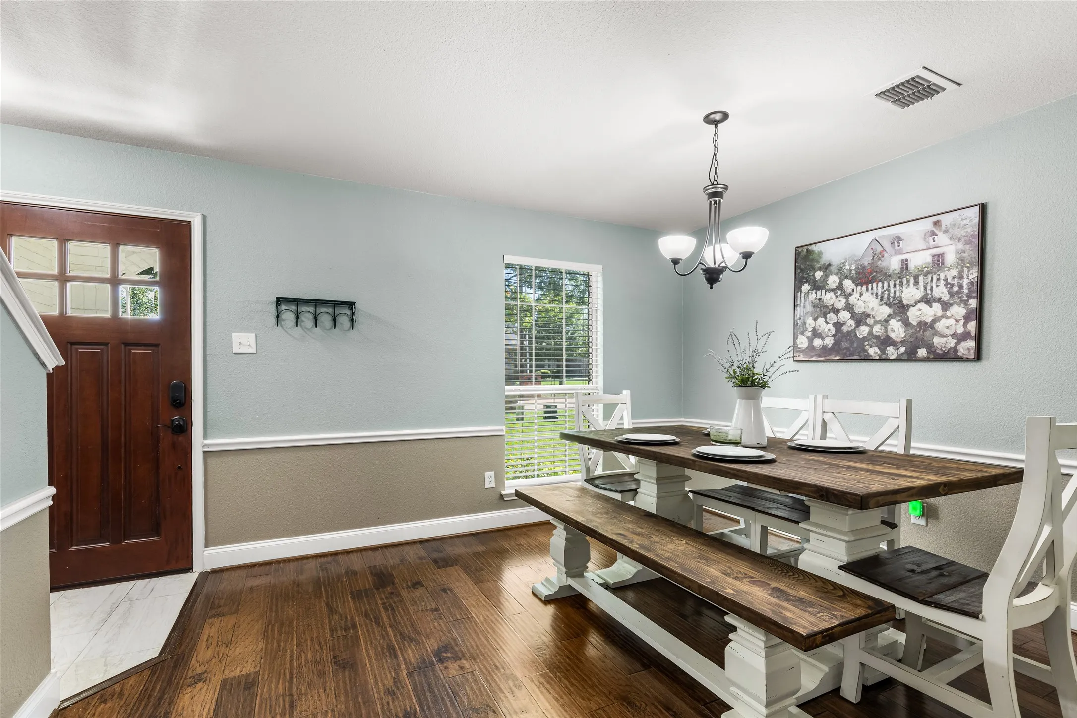 Single Family Residence For Sale in Grayson County , 1908 Ridgecrest Lane, Sherman, Texas 75092, 3 Bedroom, 3 Bathroom, 2 Garage spaces, 2,038 Sqft, built in 2004, mls#21277220, Real Estate Agent in Sherman, Homes For Sale in Grayson county, Homes For Sale in Sherman, Realtor in Sherman Texas, Real Estate Brokerage Independent Realty Texas, Luminita Cordes Realtor