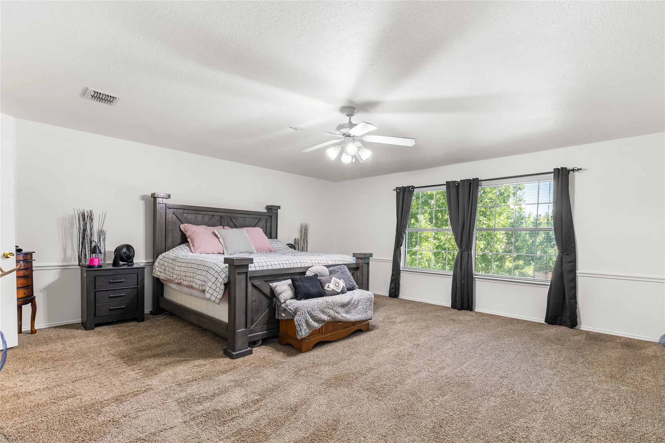 Single Family Residence For Sale in Grayson County , 1908 Ridgecrest Lane, Sherman, Texas 75092, 3 Bedroom, 3 Bathroom, 2 Garage spaces, 2,038 Sqft, built in 2004, mls#21277220, Real Estate Agent in Sherman, Homes For Sale in Grayson county, Homes For Sale in Sherman, Realtor in Sherman Texas, Real Estate Brokerage Independent Realty Texas, Luminita Cordes Realtor