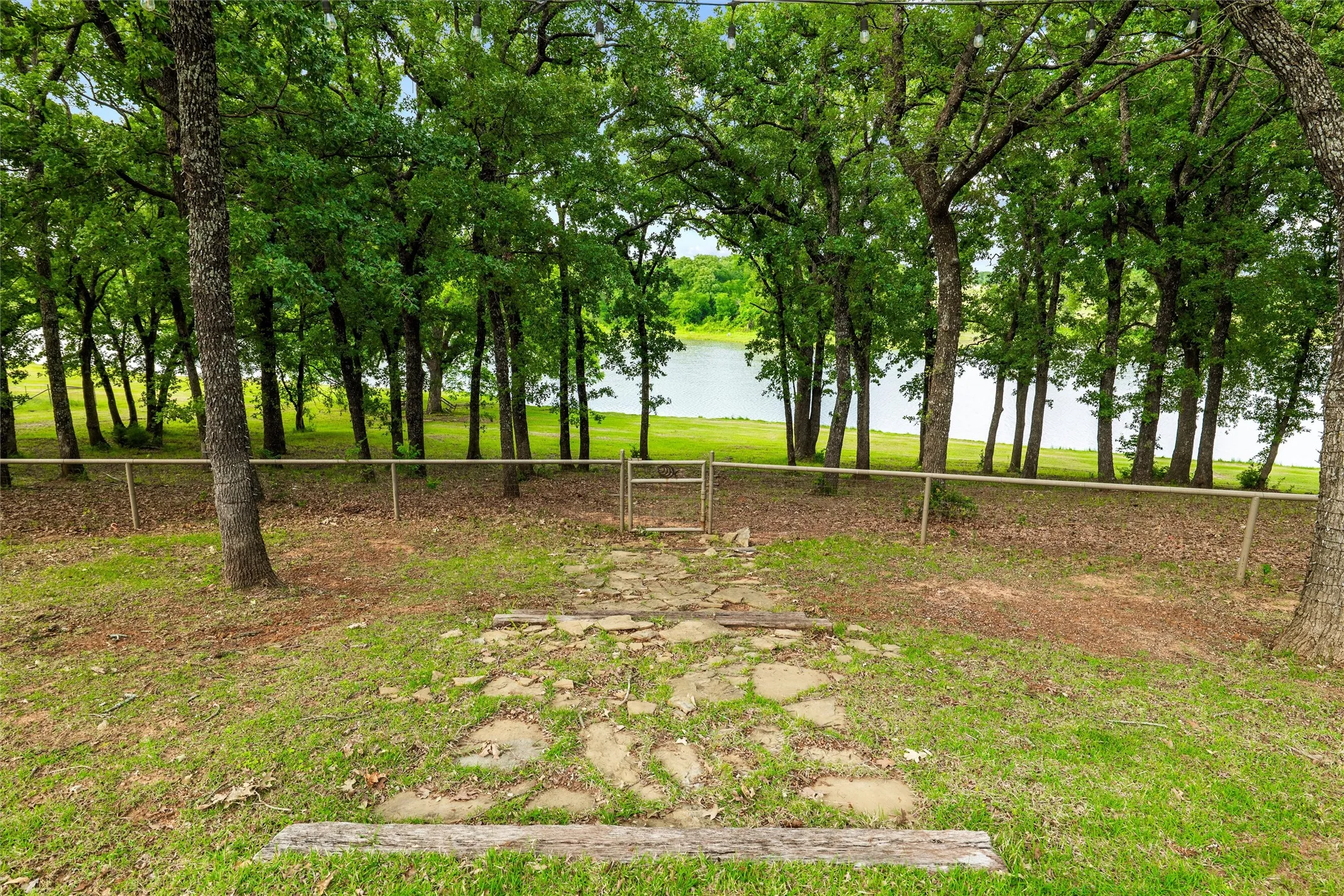 Farm For Sale in Johnson County , 6561 County Road 423, Grandview, Texas 76050, 4 Bedroom, 5 Bathroom, 2 Garage spaces, 3,350 Sqft, built in 2013, mls#21261291, Real Estate Agent in Grandview, Homes For Sale in Johnson county, Homes For Sale in Grandview, Realtor in Grandview Texas, Real Estate Brokerage Independent Realty Texas, Luminita Cordes Realtor