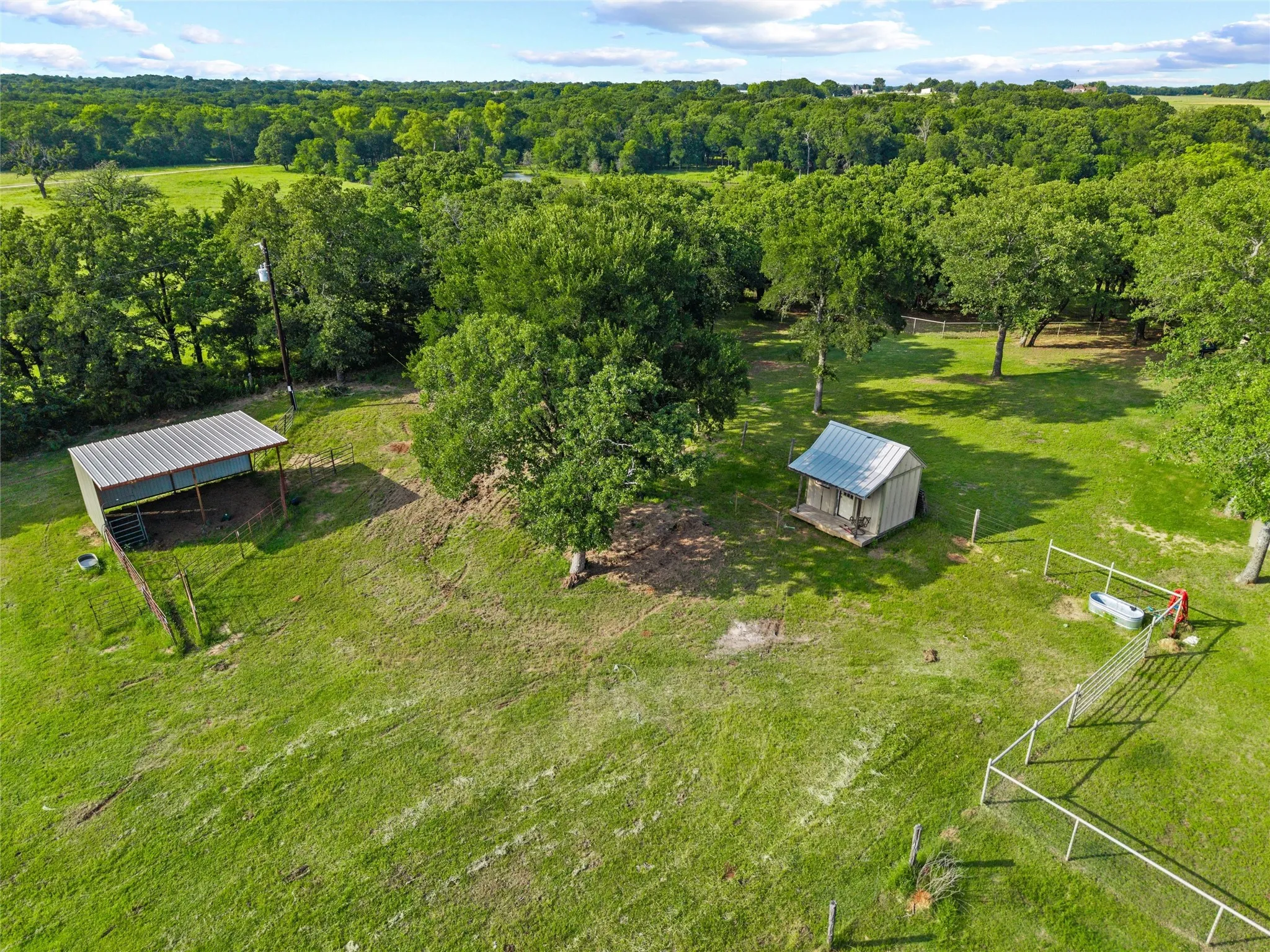 Farm For Sale in Johnson County , 6561 County Road 423, Grandview, Texas 76050, 4 Bedroom, 5 Bathroom, 2 Garage spaces, 3,350 Sqft, built in 2013, mls#21261291, Real Estate Agent in Grandview, Homes For Sale in Johnson county, Homes For Sale in Grandview, Realtor in Grandview Texas, Real Estate Brokerage Independent Realty Texas, Luminita Cordes Realtor
