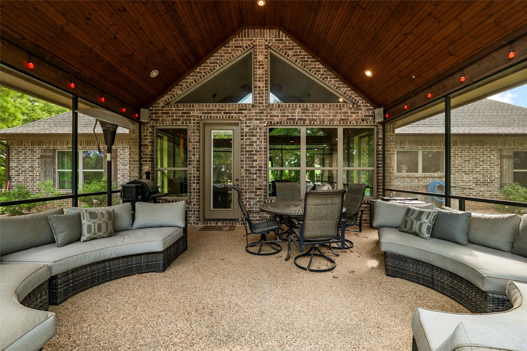 Farm For Sale in Johnson County , 6561 County Road 423, Grandview, Texas 76050, 4 Bedroom, 5 Bathroom, 2 Garage spaces, 3,350 Sqft, built in 2013, mls#21261291, Real Estate Agent in Grandview, Homes For Sale in Johnson county, Homes For Sale in Grandview, Realtor in Grandview Texas, Real Estate Brokerage Independent Realty Texas, Luminita Cordes Realtor