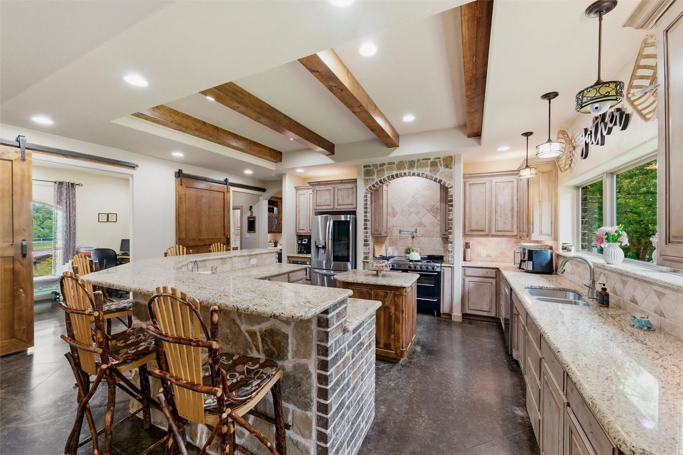 Farm For Sale in Johnson County , 6561 County Road 423, Grandview, Texas 76050, 4 Bedroom, 5 Bathroom, 2 Garage spaces, 3,350 Sqft, built in 2013, mls#21261291, Real Estate Agent in Grandview, Homes For Sale in Johnson county, Homes For Sale in Grandview, Realtor in Grandview Texas, Real Estate Brokerage Independent Realty Texas, Luminita Cordes Realtor